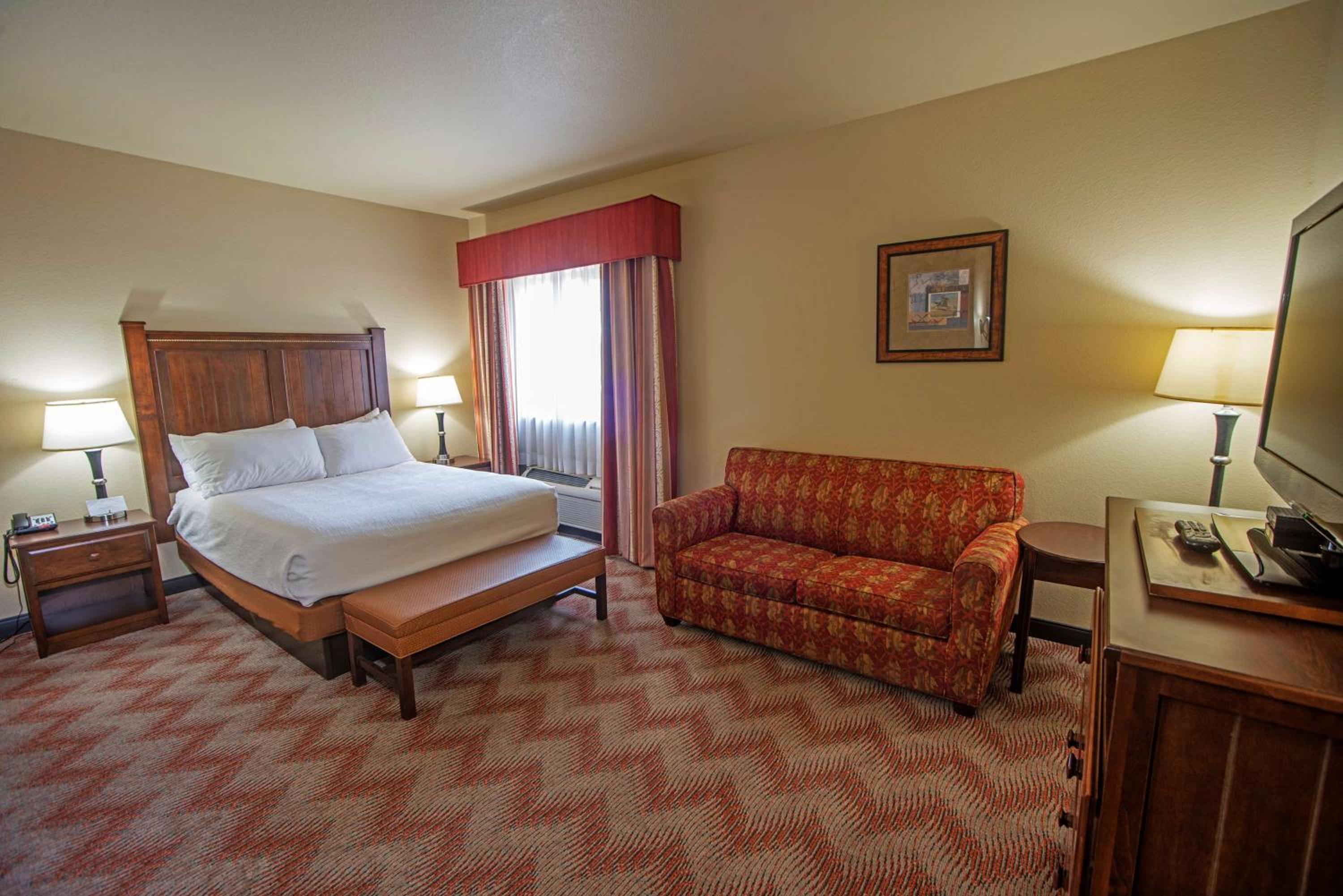 Queen Suite with Sofa Bed