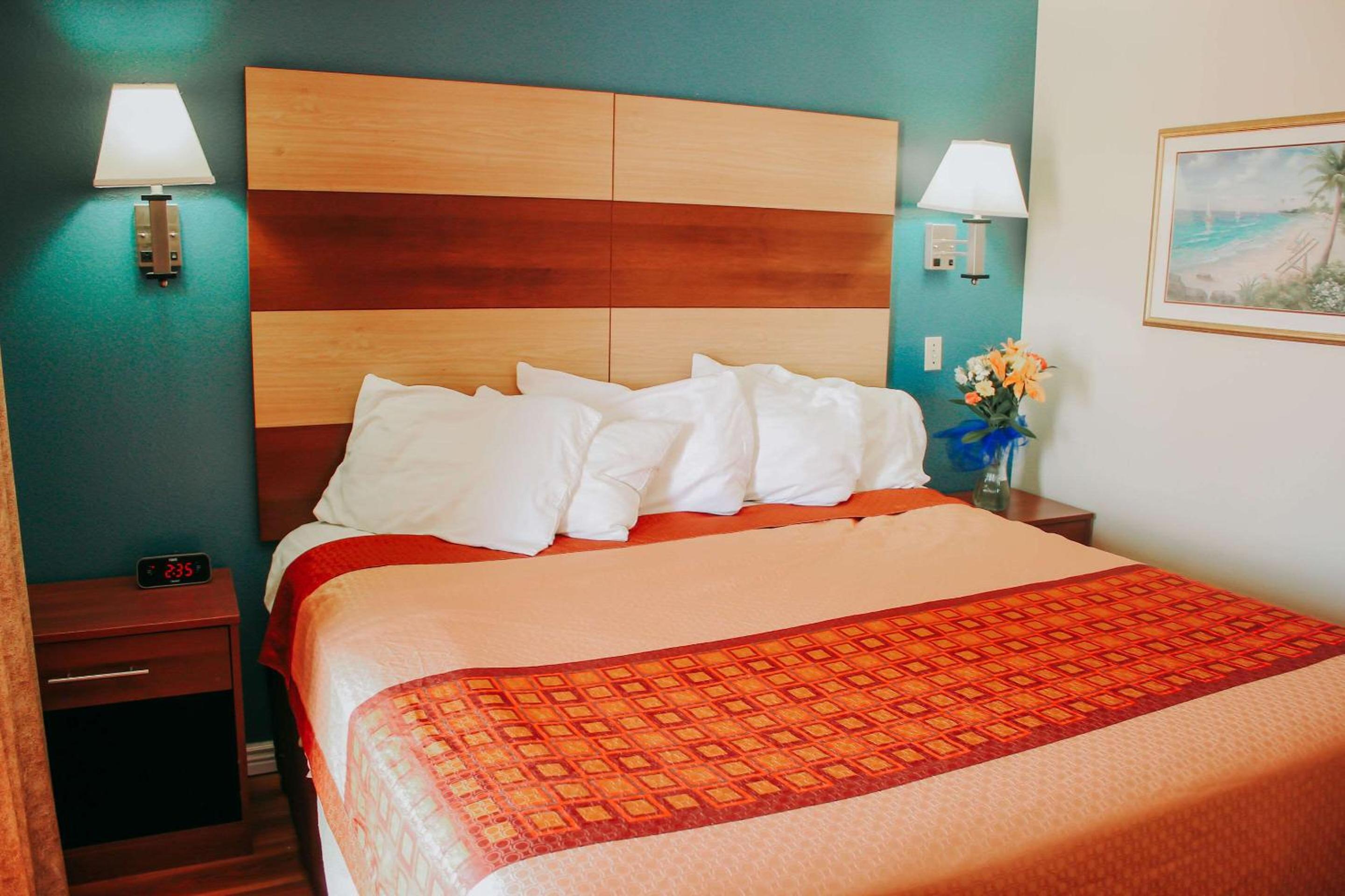 Executive King Suite - Photo 9