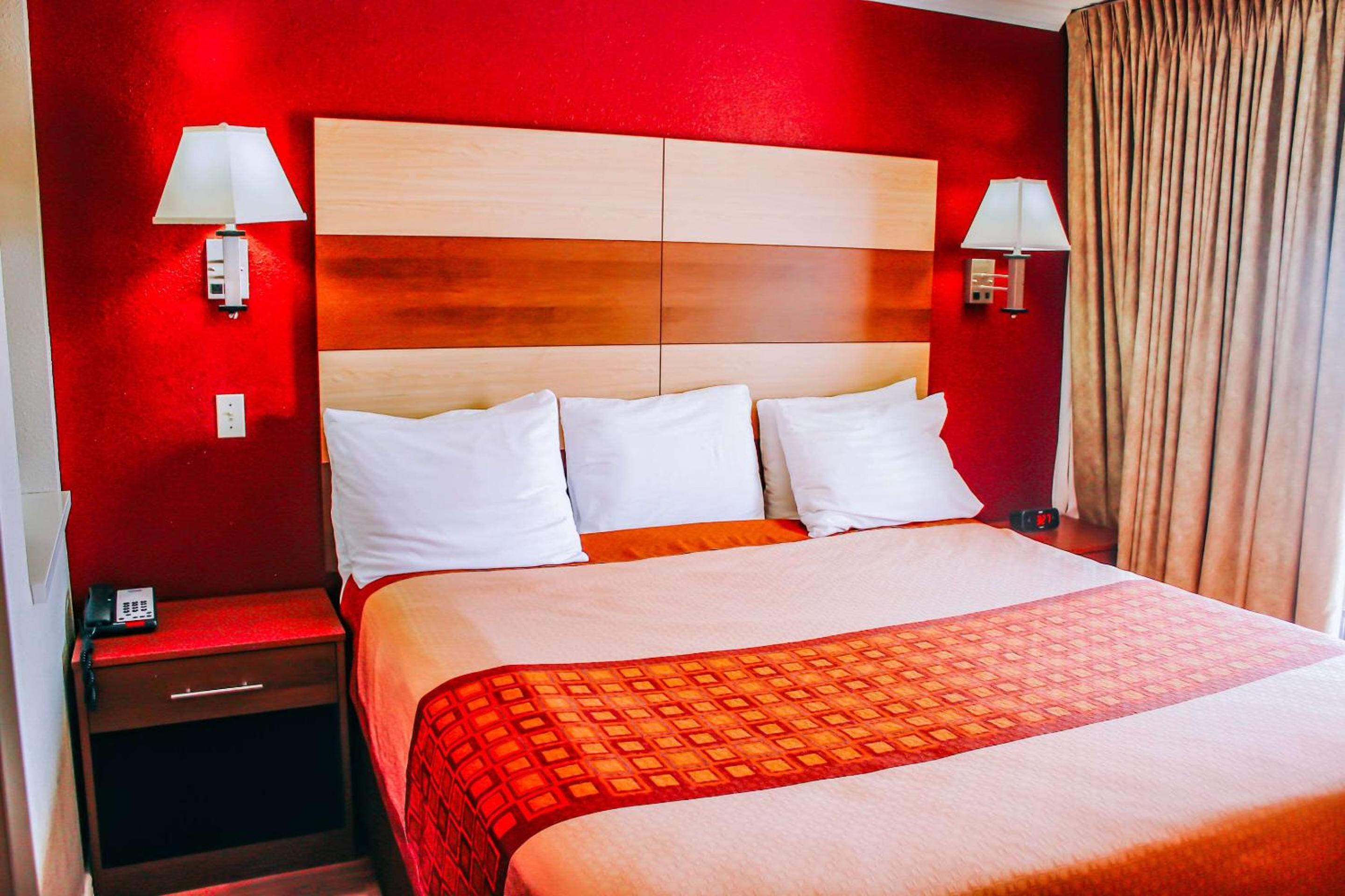 Executive King Suite - Photo 7