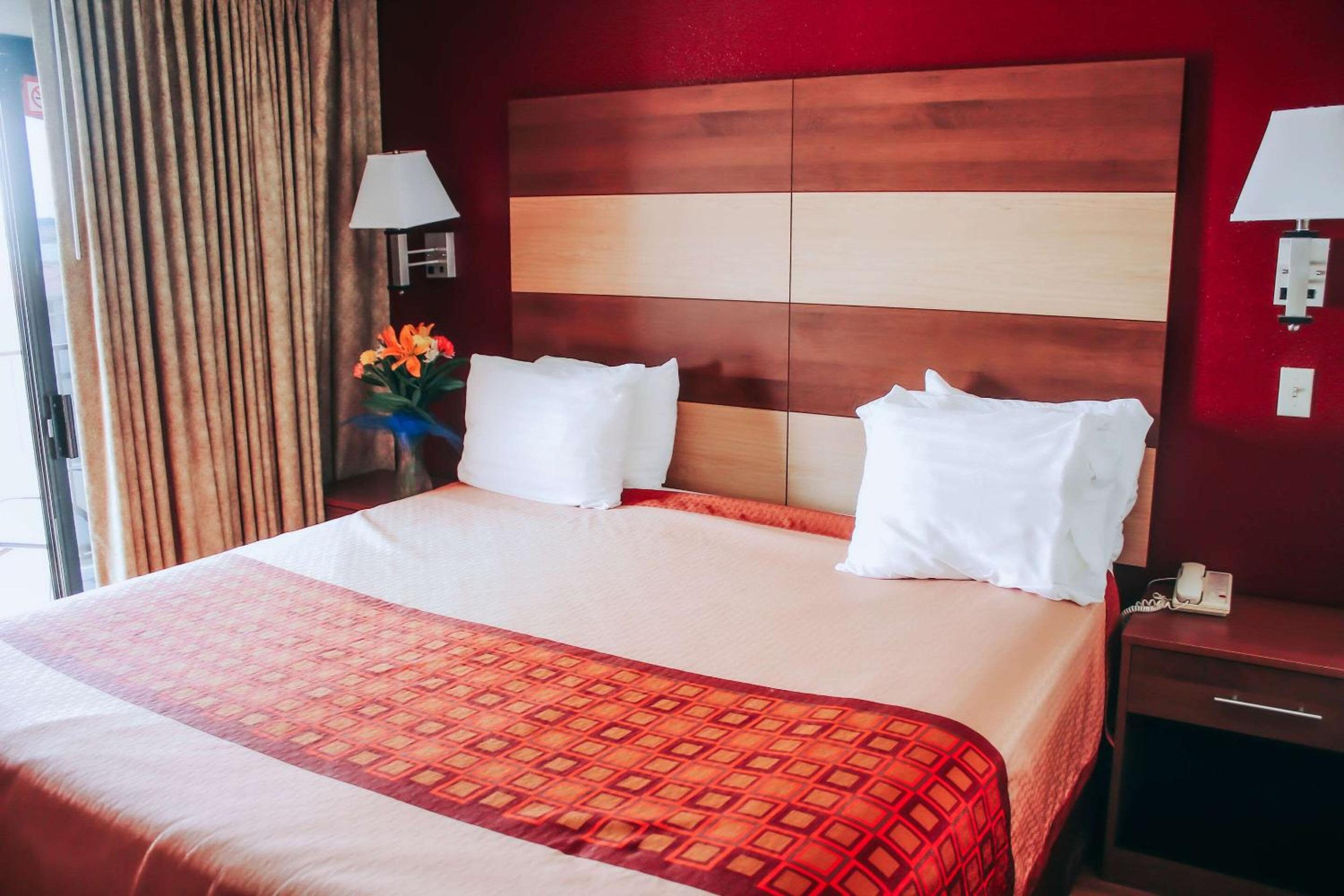 Executive King Suite - Photo 17