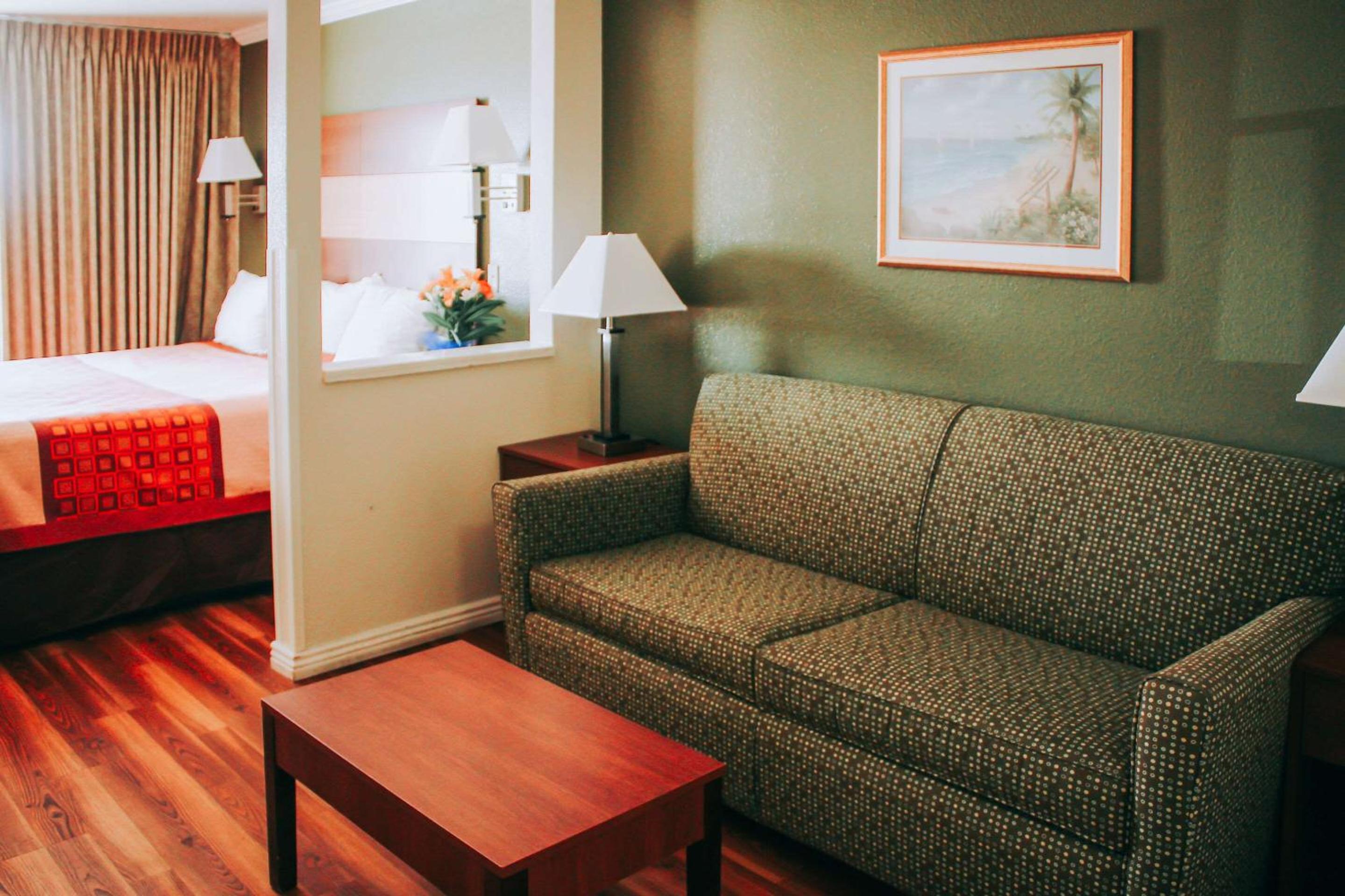 King Suite - Lake View - Photo 11