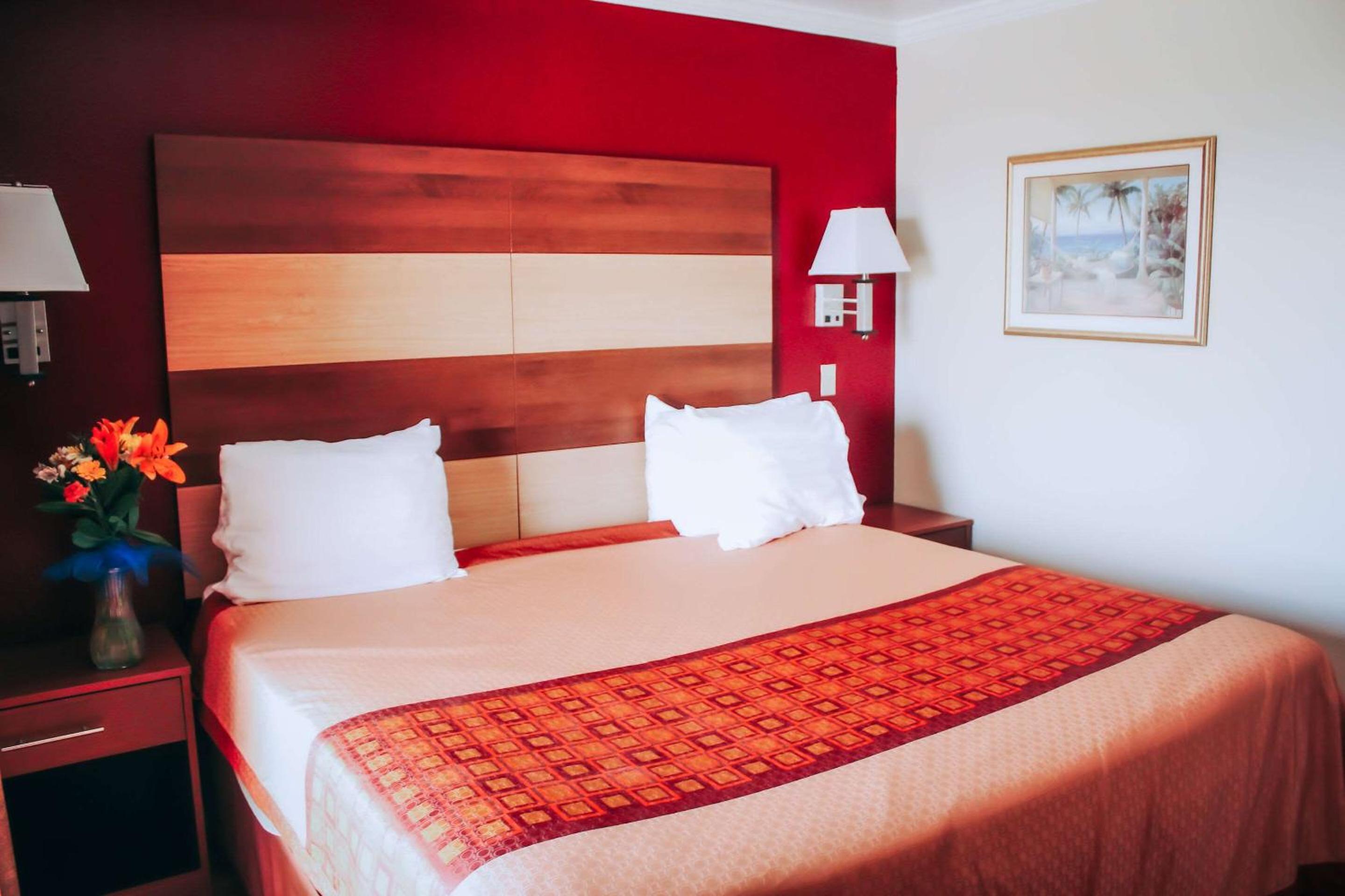 Executive King Suite - Photo 13