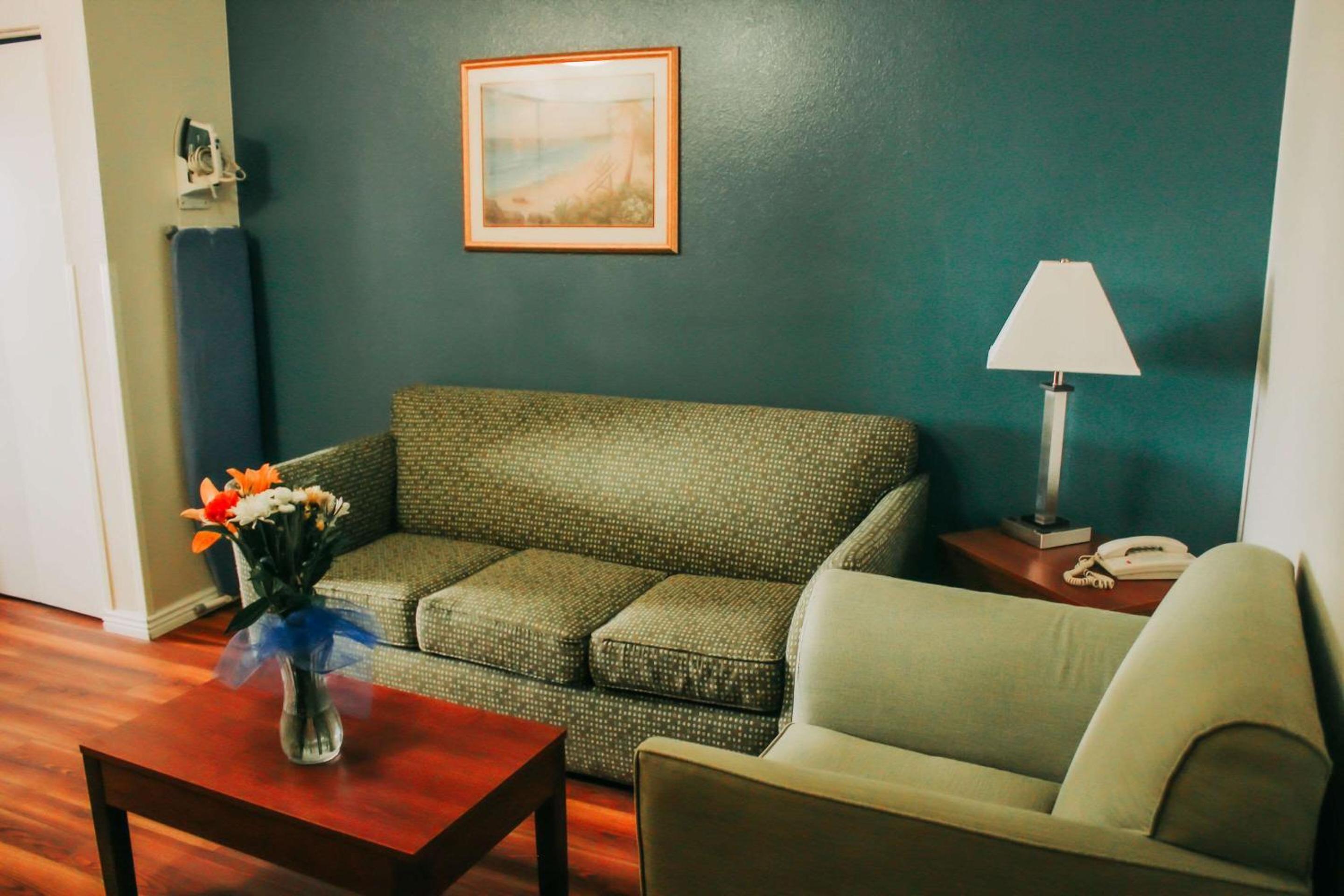 Executive King Suite - Photo 18