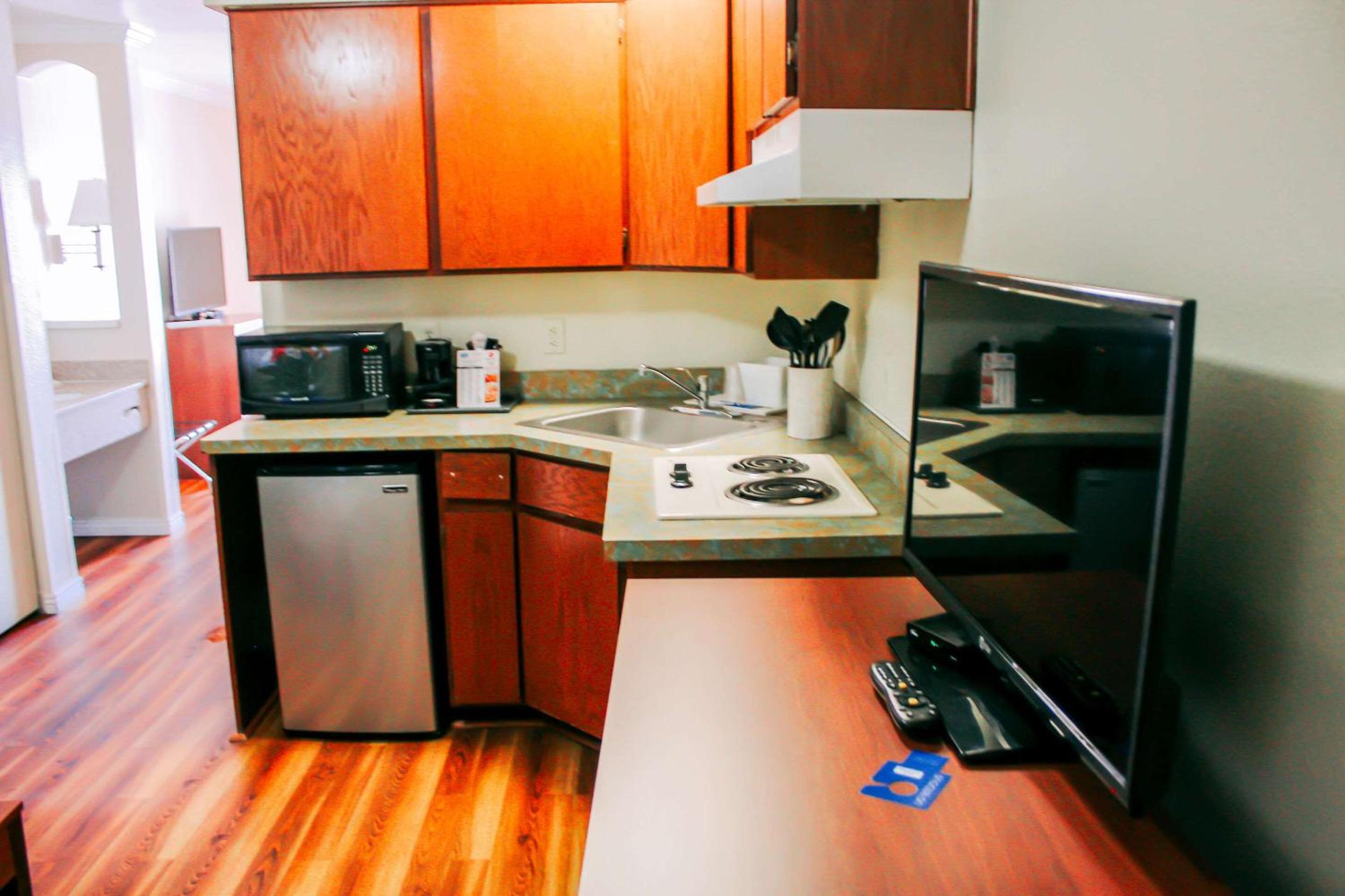Executive King Suite - Photo 2