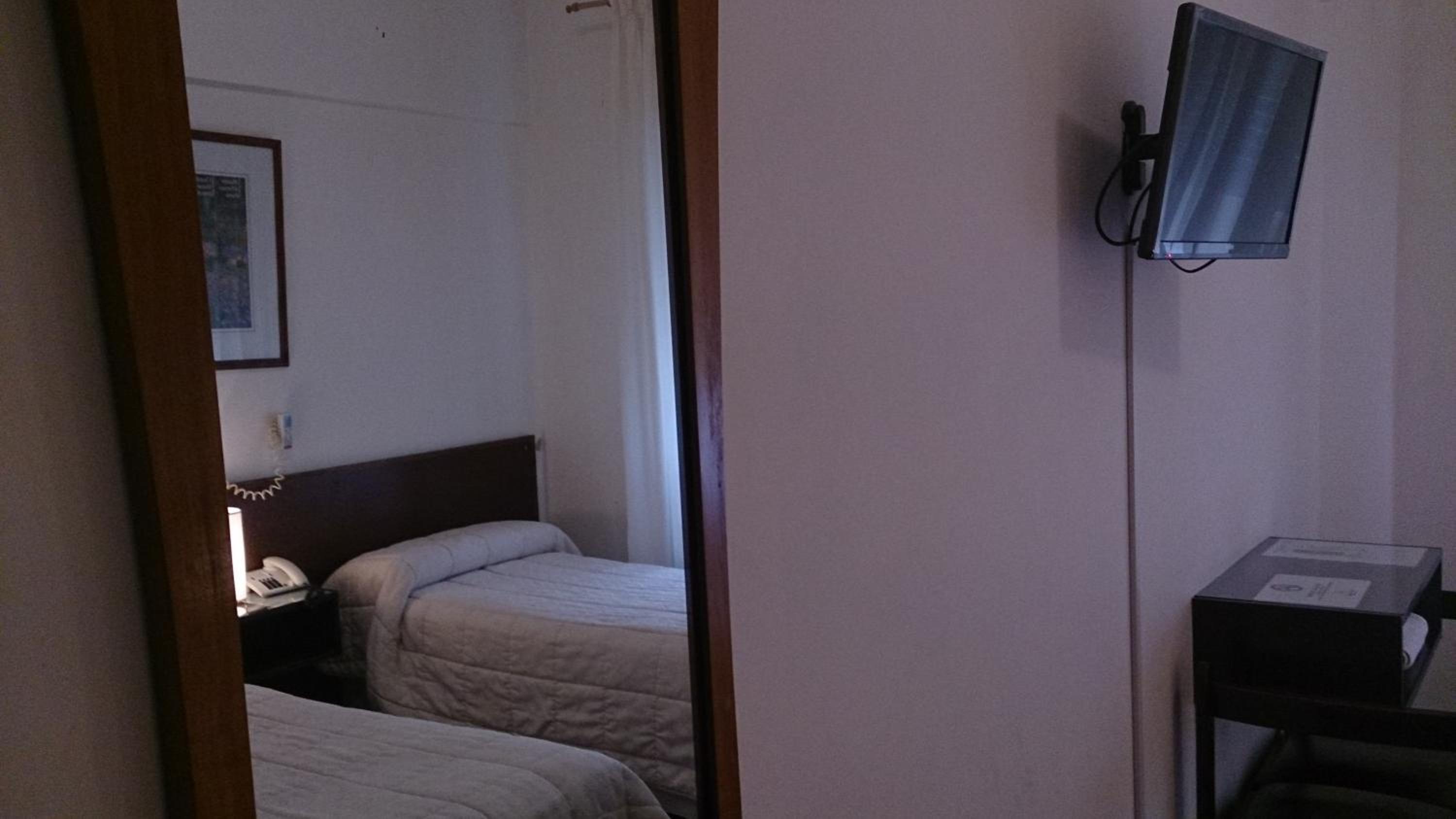 Classic Triple Room photo 2
