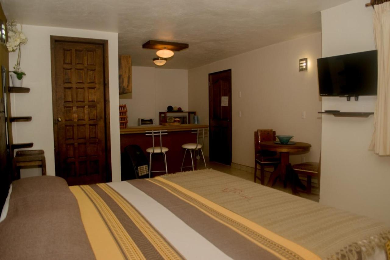 King Suite with Kitchen - Photo 31