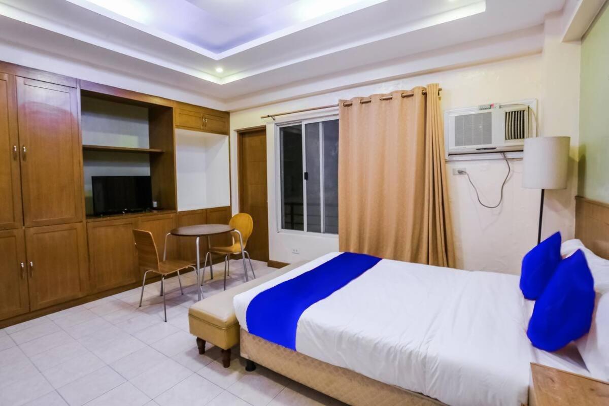 Standard Double Room - Photo 8