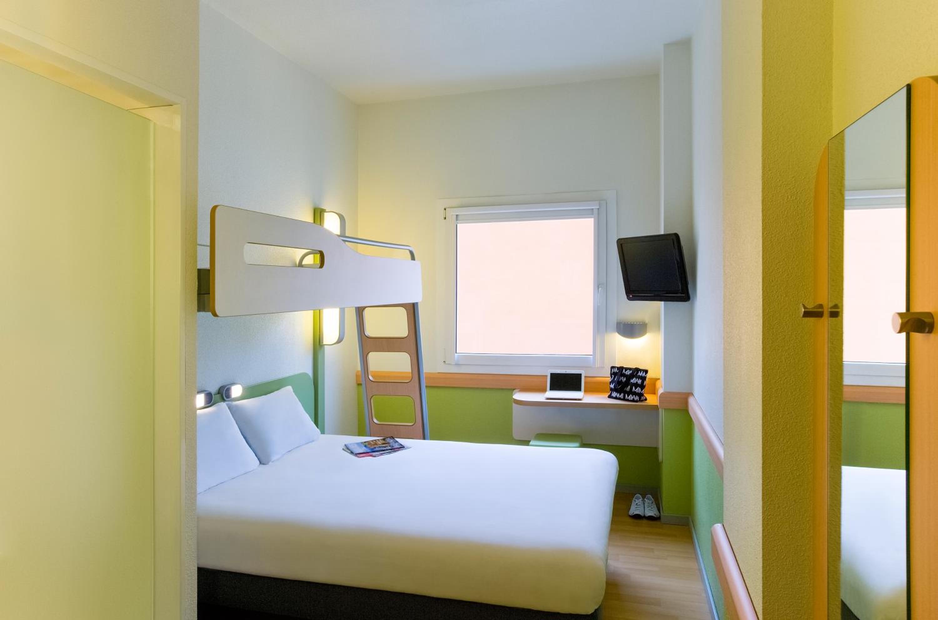 Double Room with Extra Bunk Bed - Photo 3
