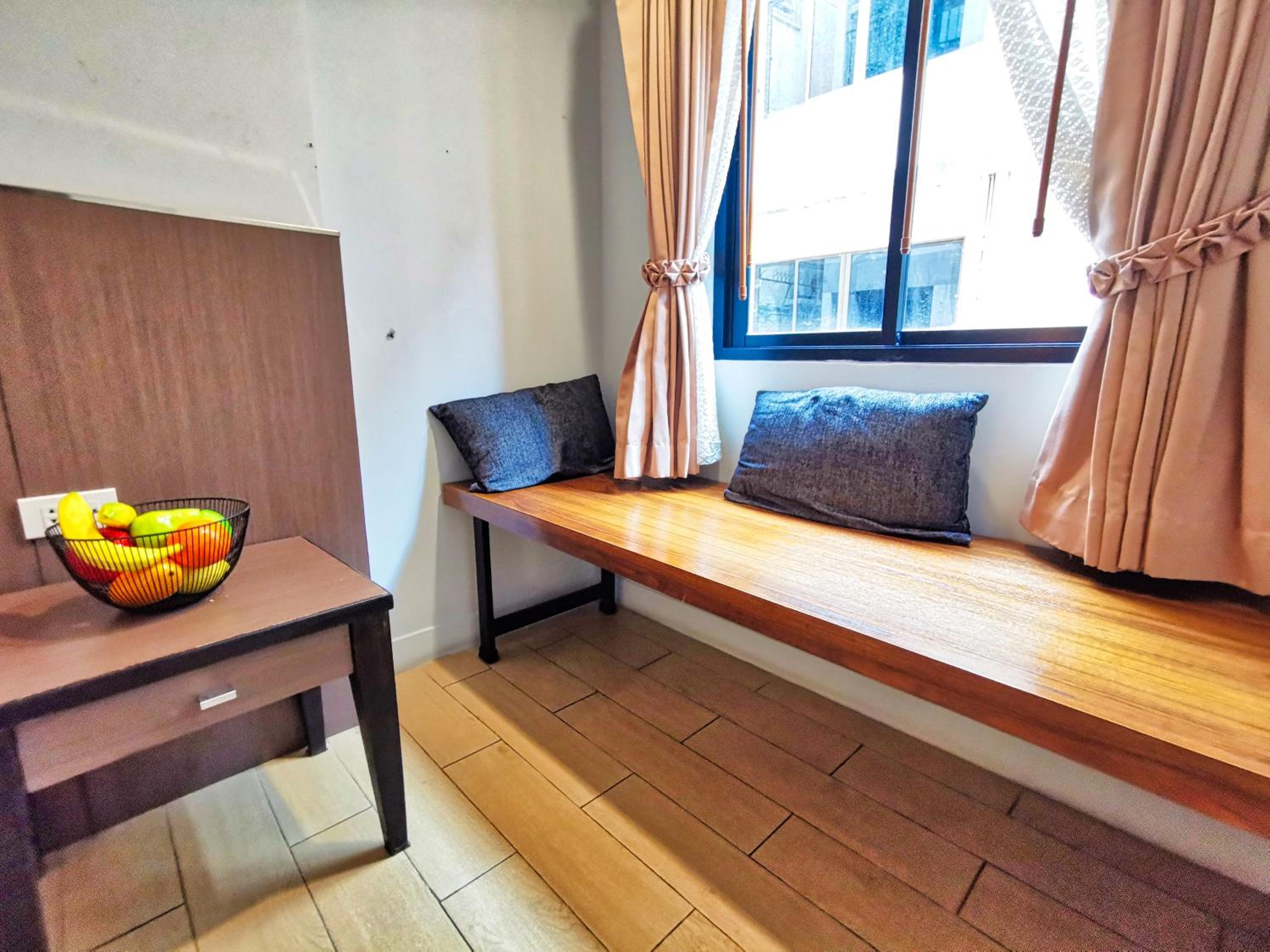 Superior Twin Room with Balcony - Photo 7