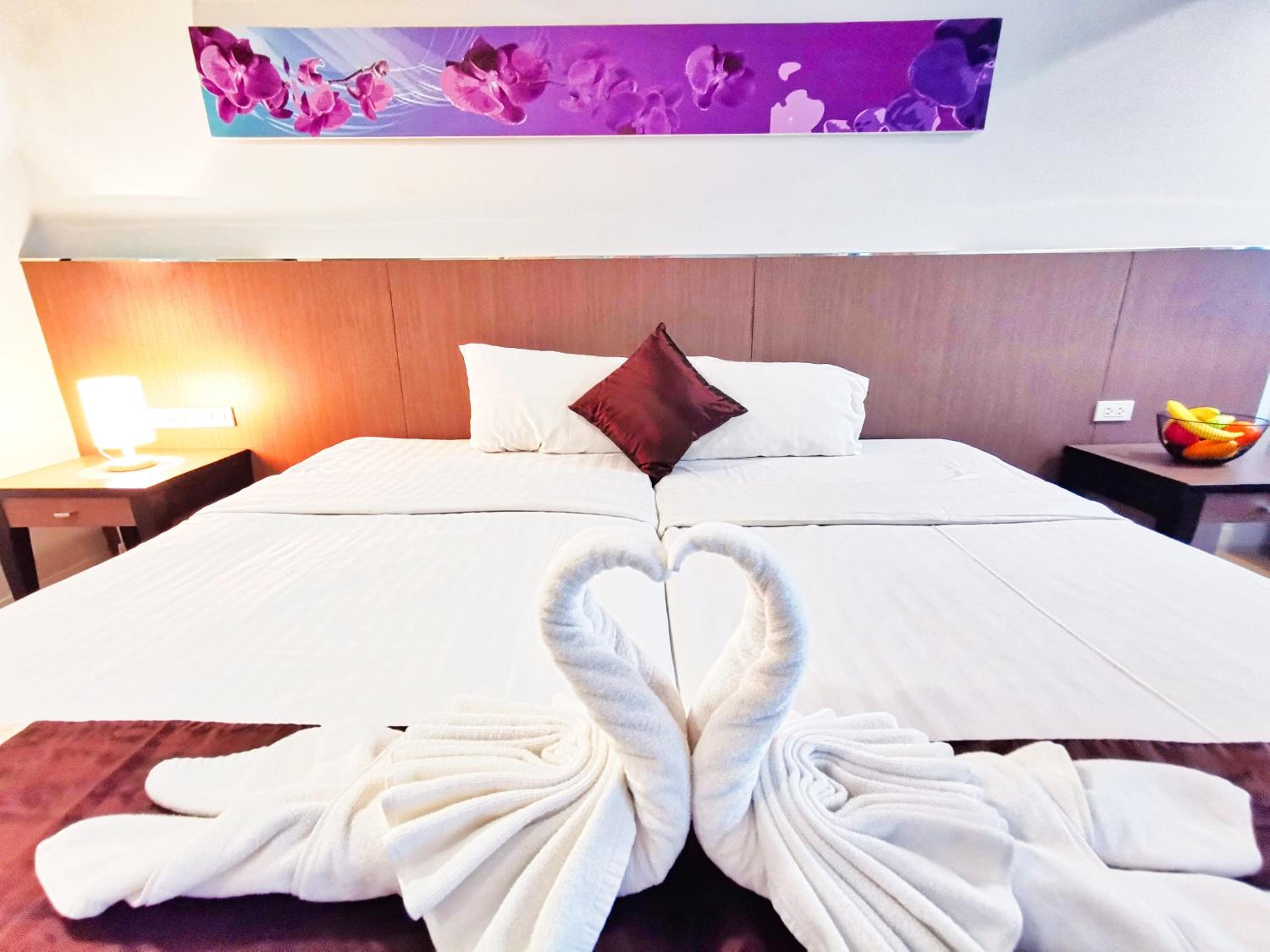 Superior Twin Room with Balcony - Photo 10