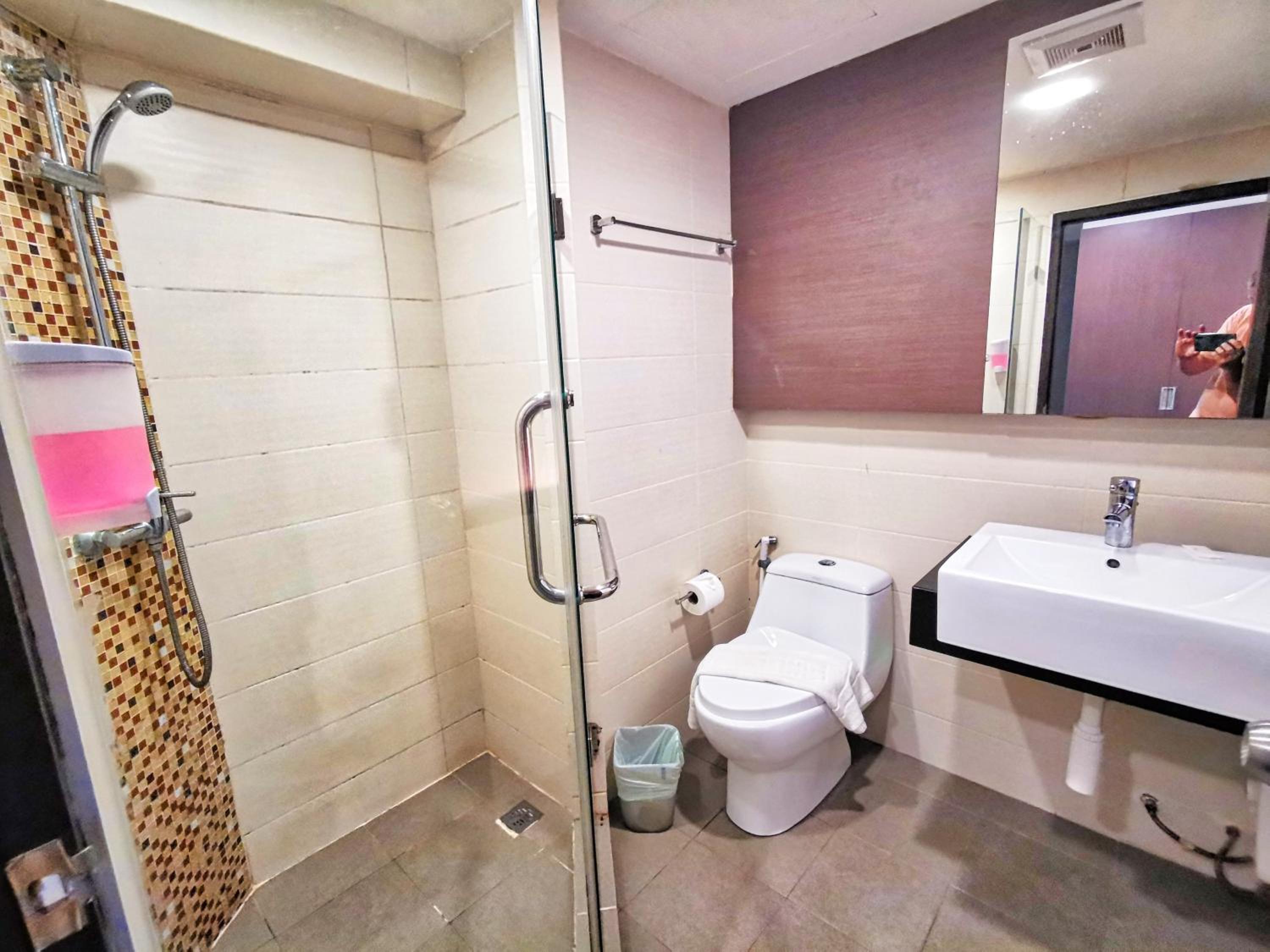 Superior Twin Room with Balcony - Photo 2