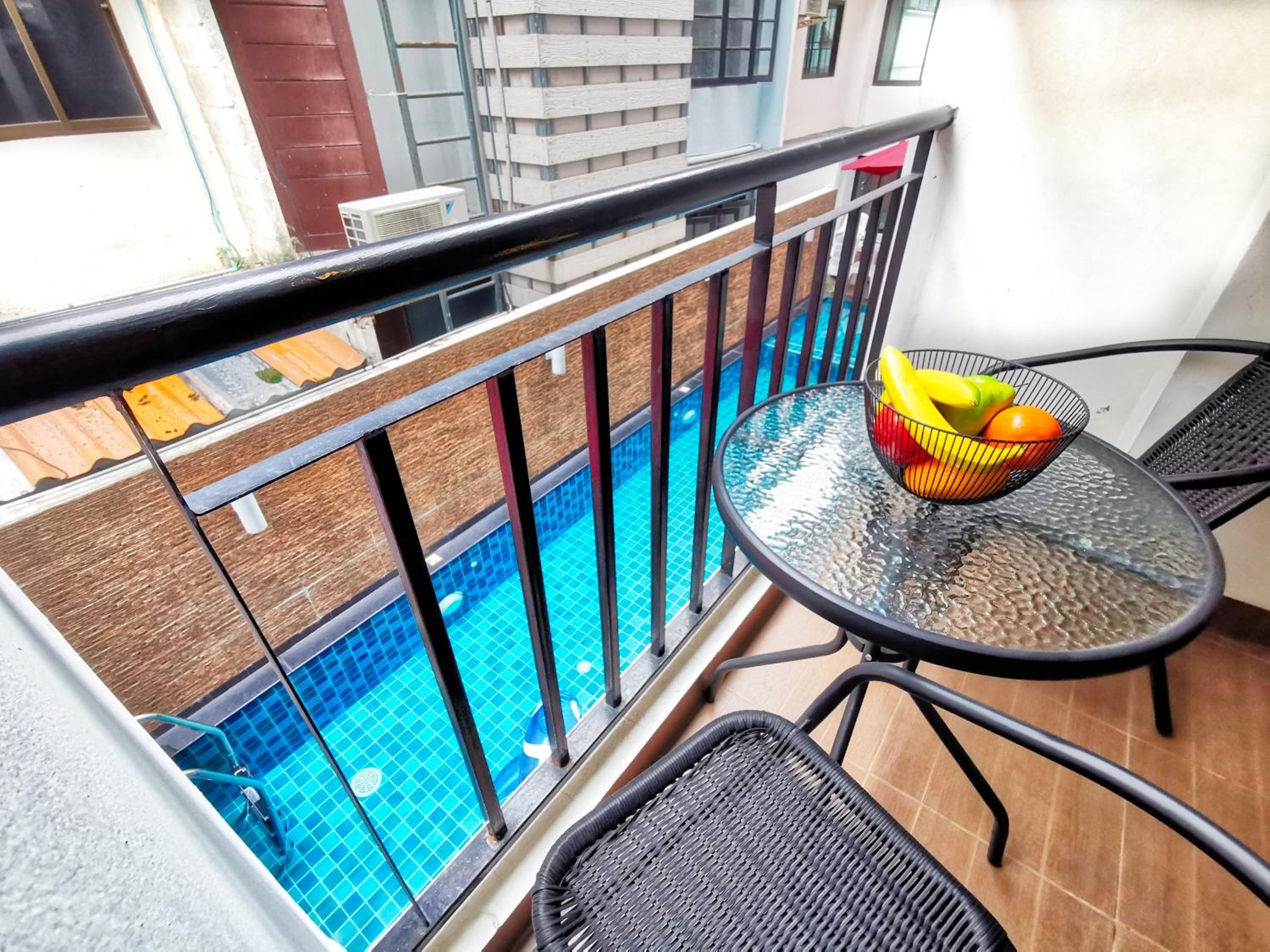 Superior Double with Pool View - Photo 16