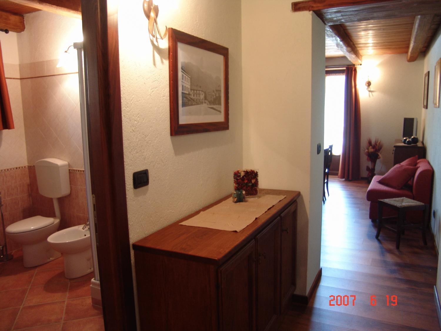 One-Bedroom Apartment (6 Adults) - Photo 2