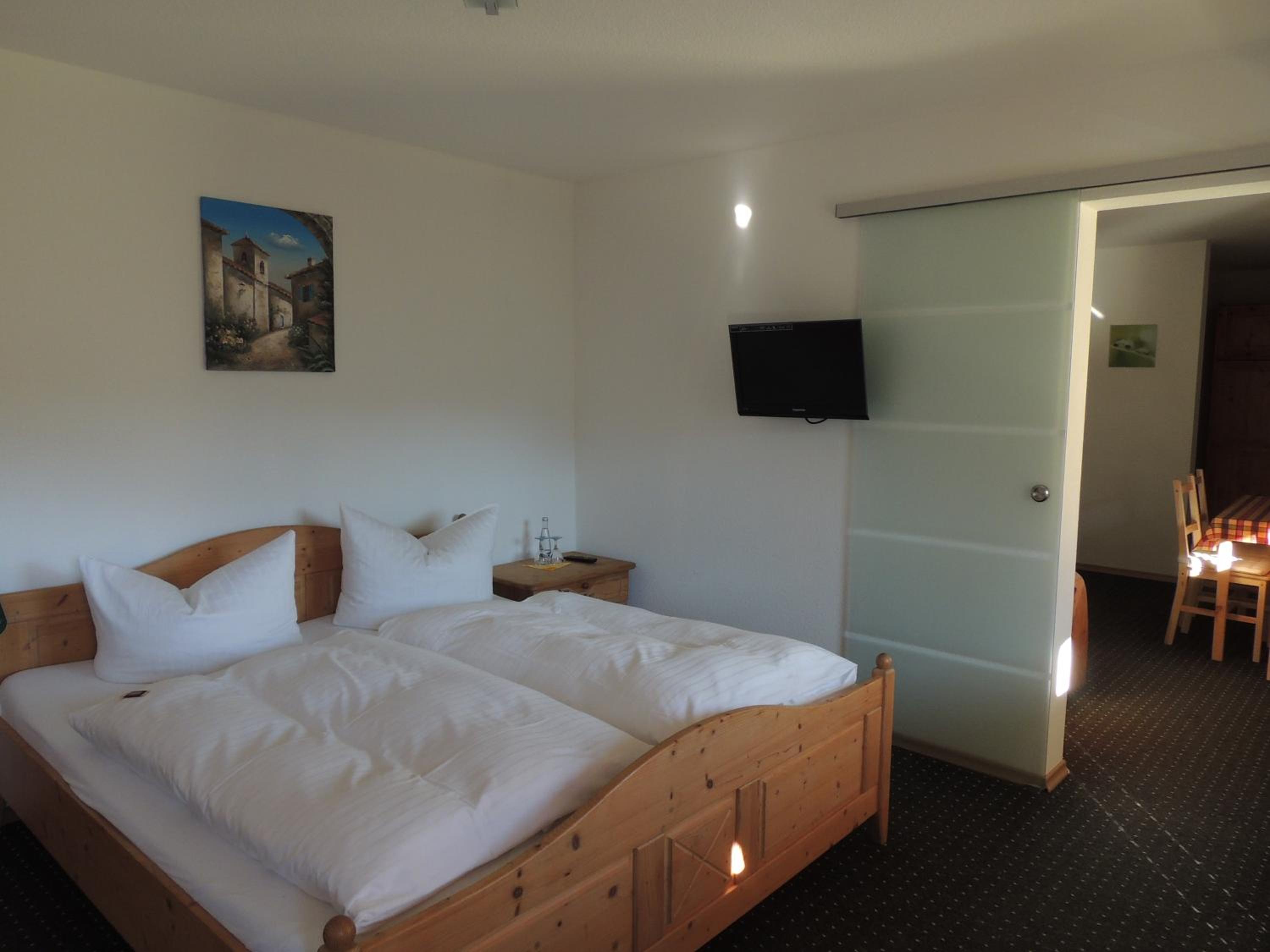 Family Two-Bedroom Suite (6 people) - Photo 1