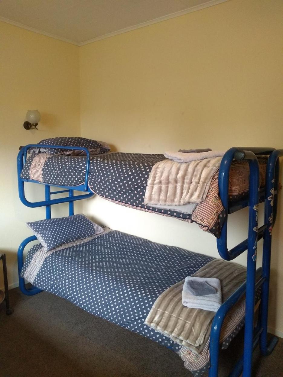 Economy Triple Room with Shared Bathroom photo 1