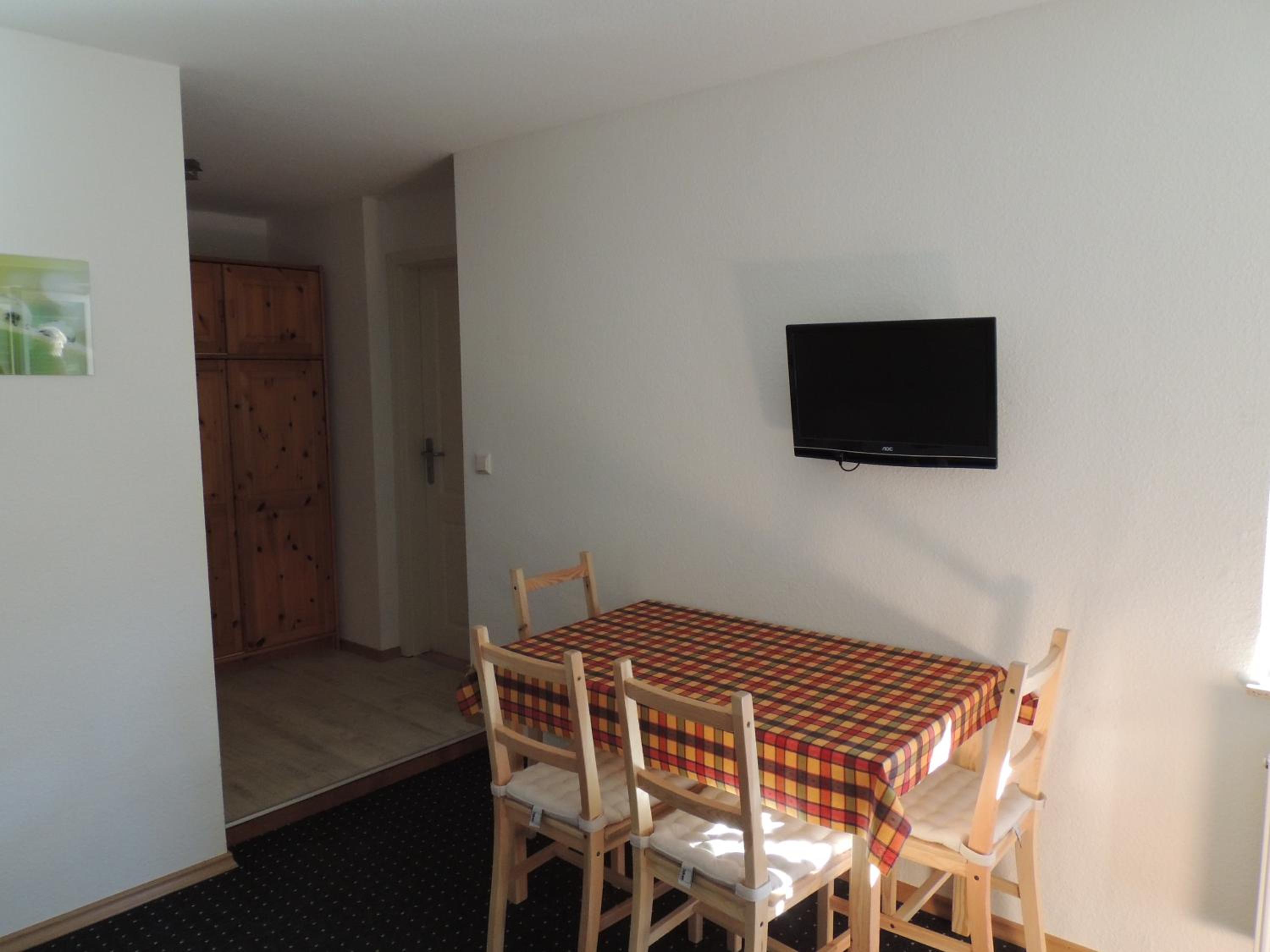 Family Two-Bedroom Suite (6 people) - Photo 5