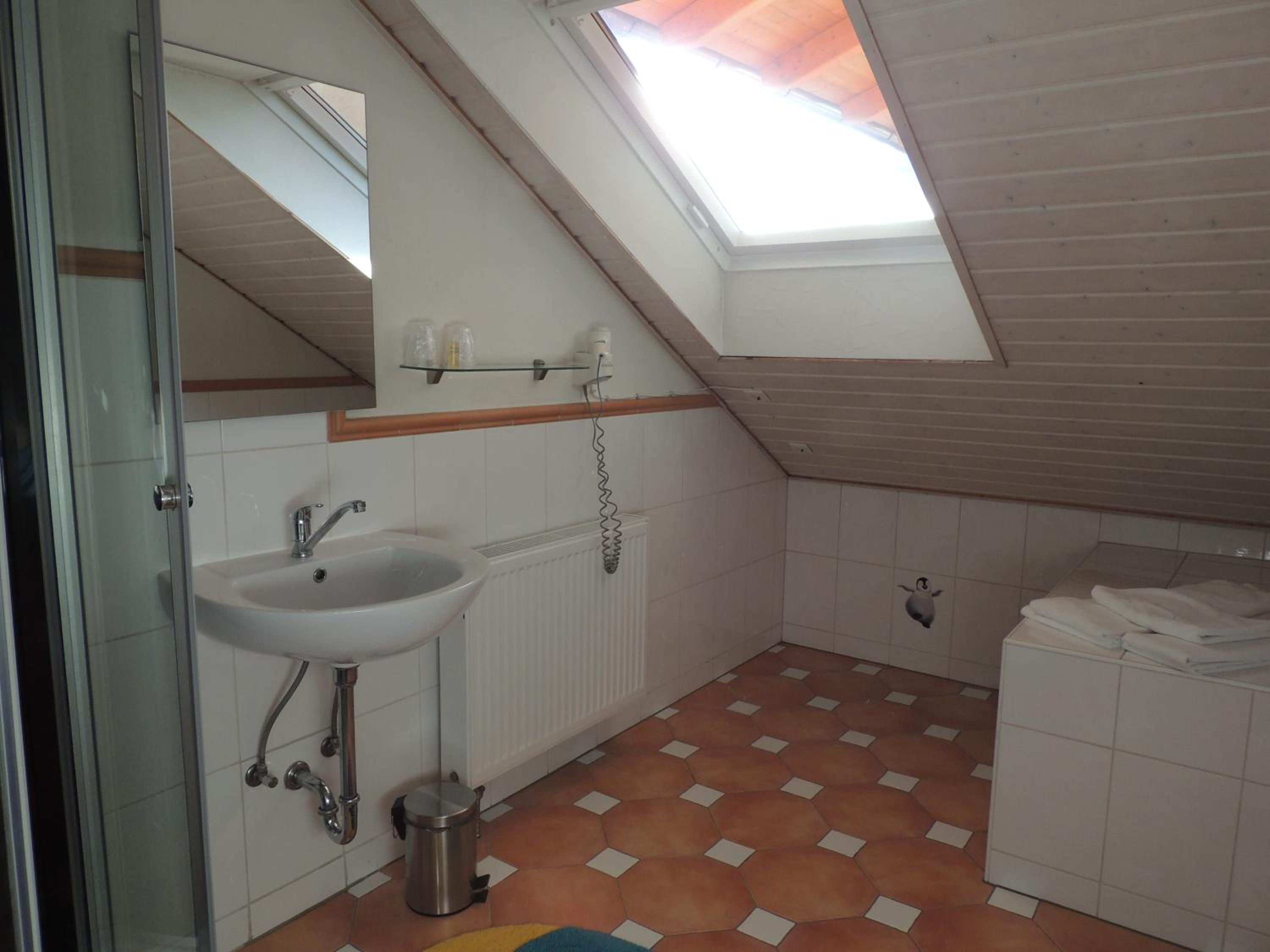 Family Two-Bedroom Suite (6 people) - Photo 2