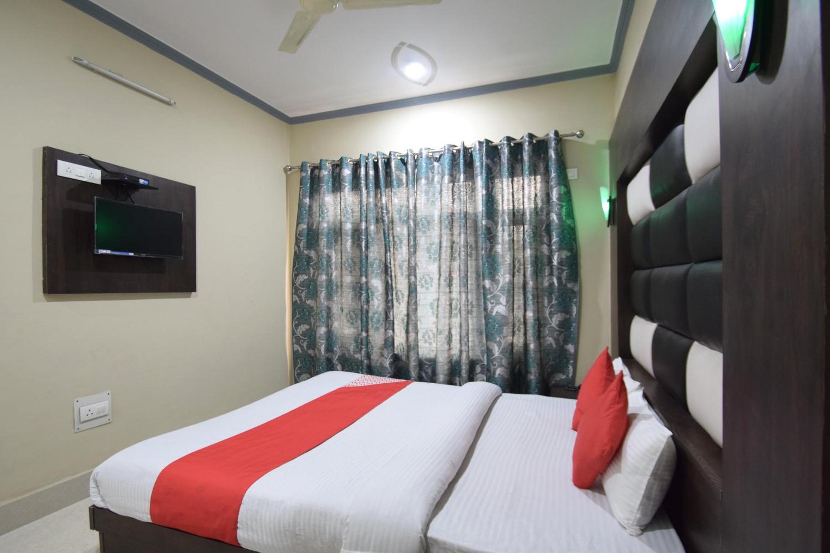 Deluxe Double Room - Photo 14