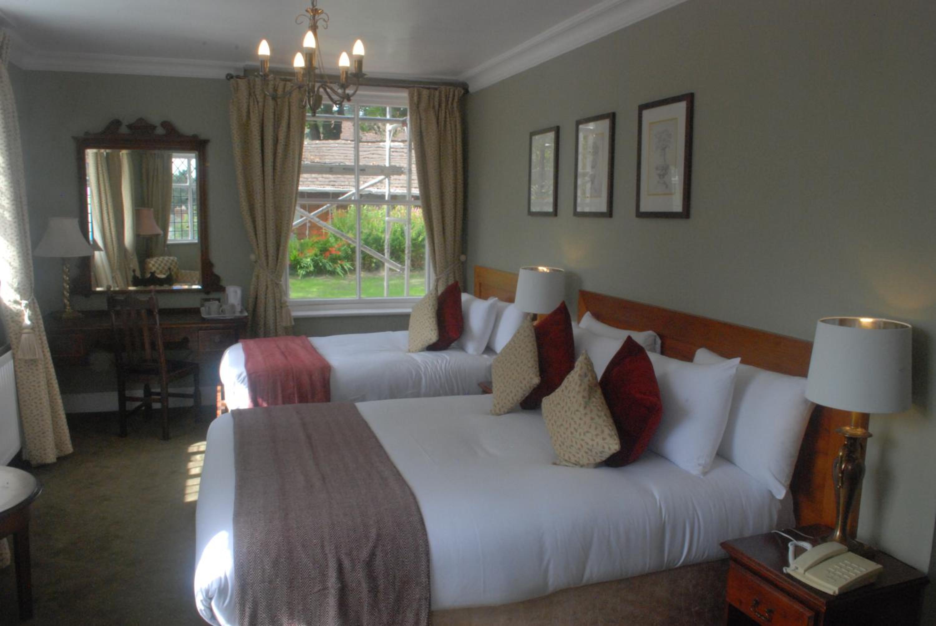 Deluxe Family Room - Photo 7