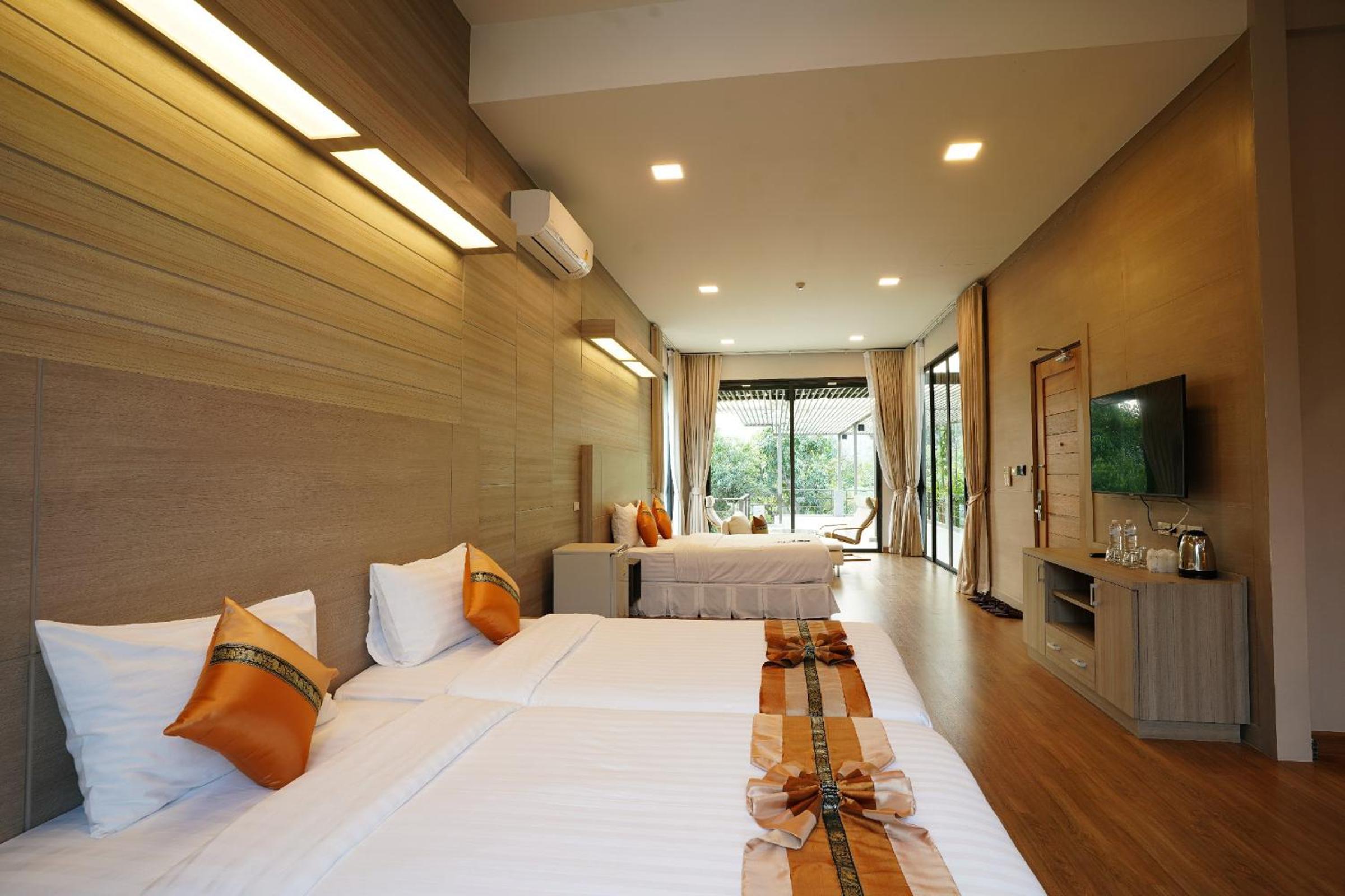 Family Room - Photo 7