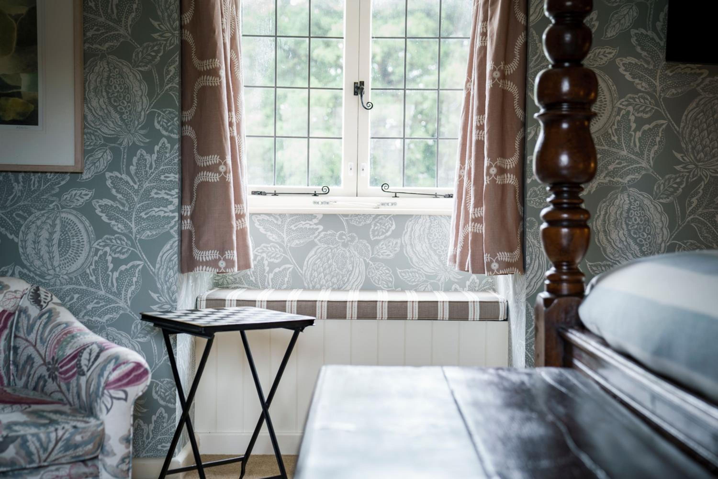 Four-Poster Suite - Photo 2
