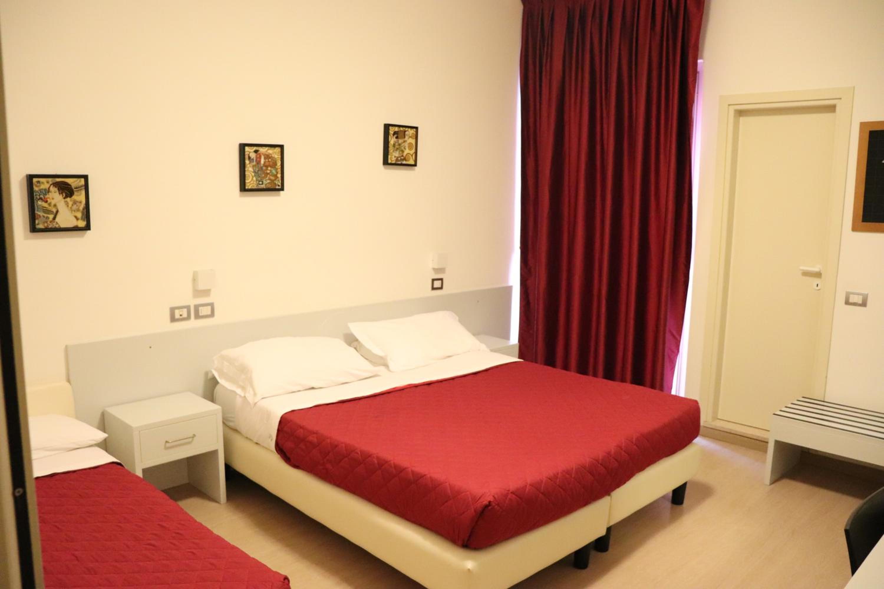 Triple Room - Photo 5