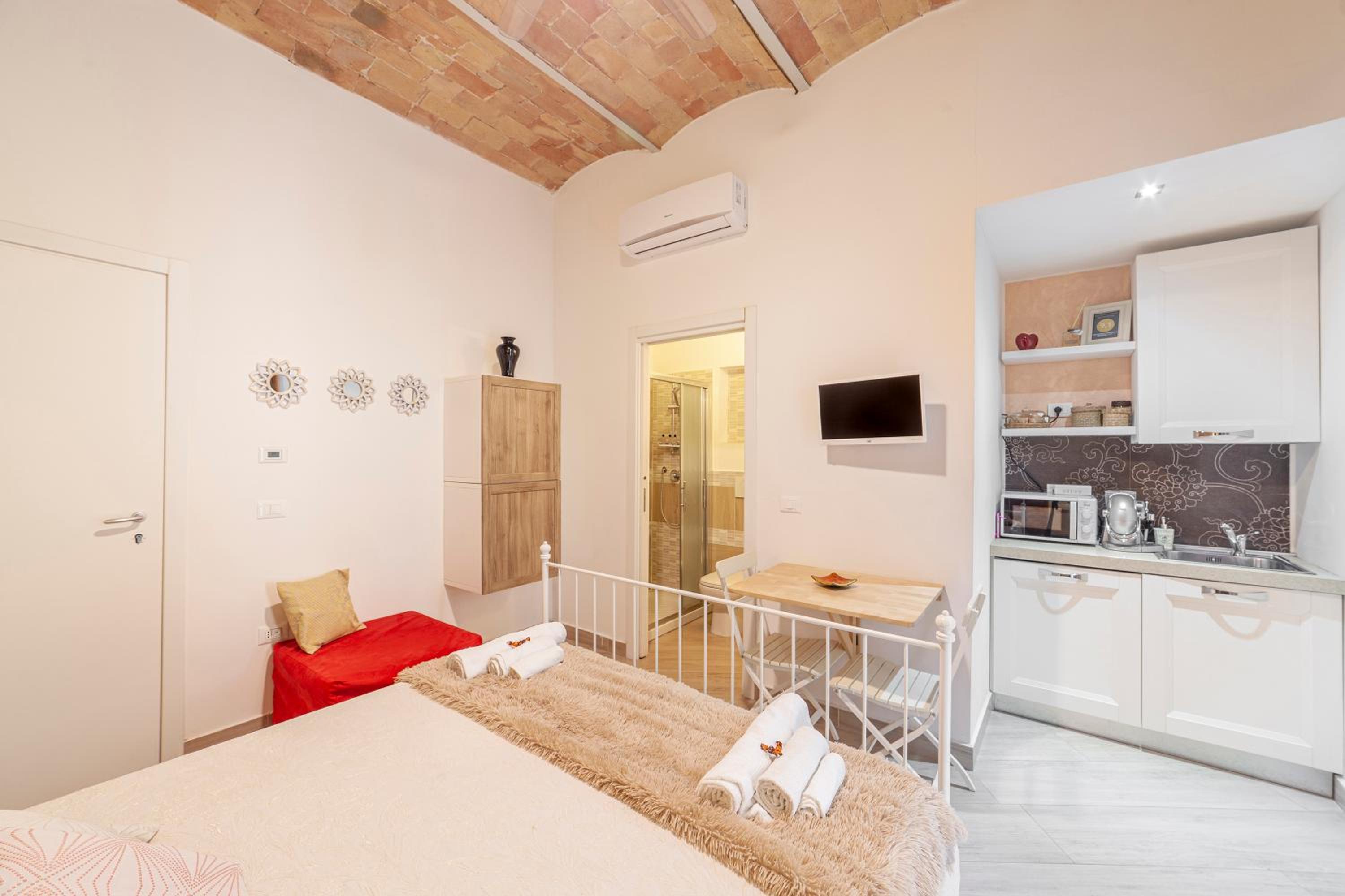 Double Room - Photo 4