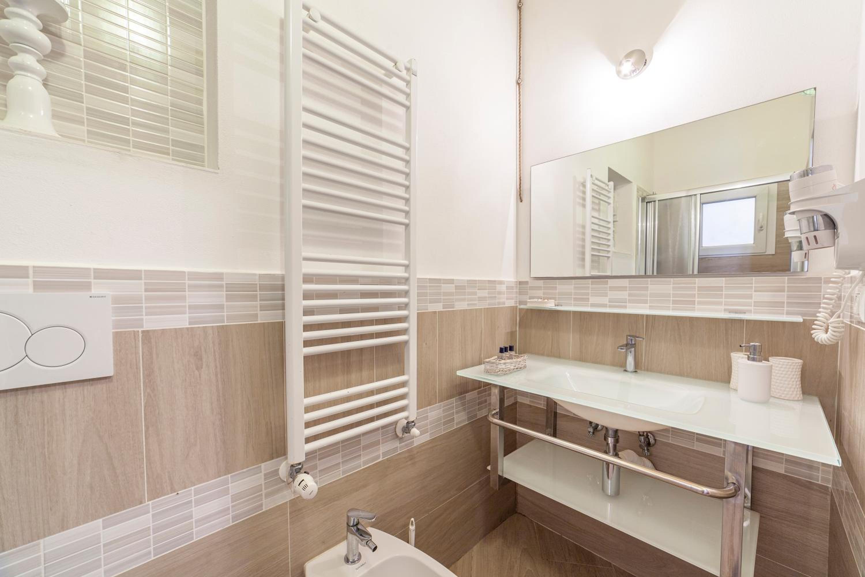 Double Room - Photo 2
