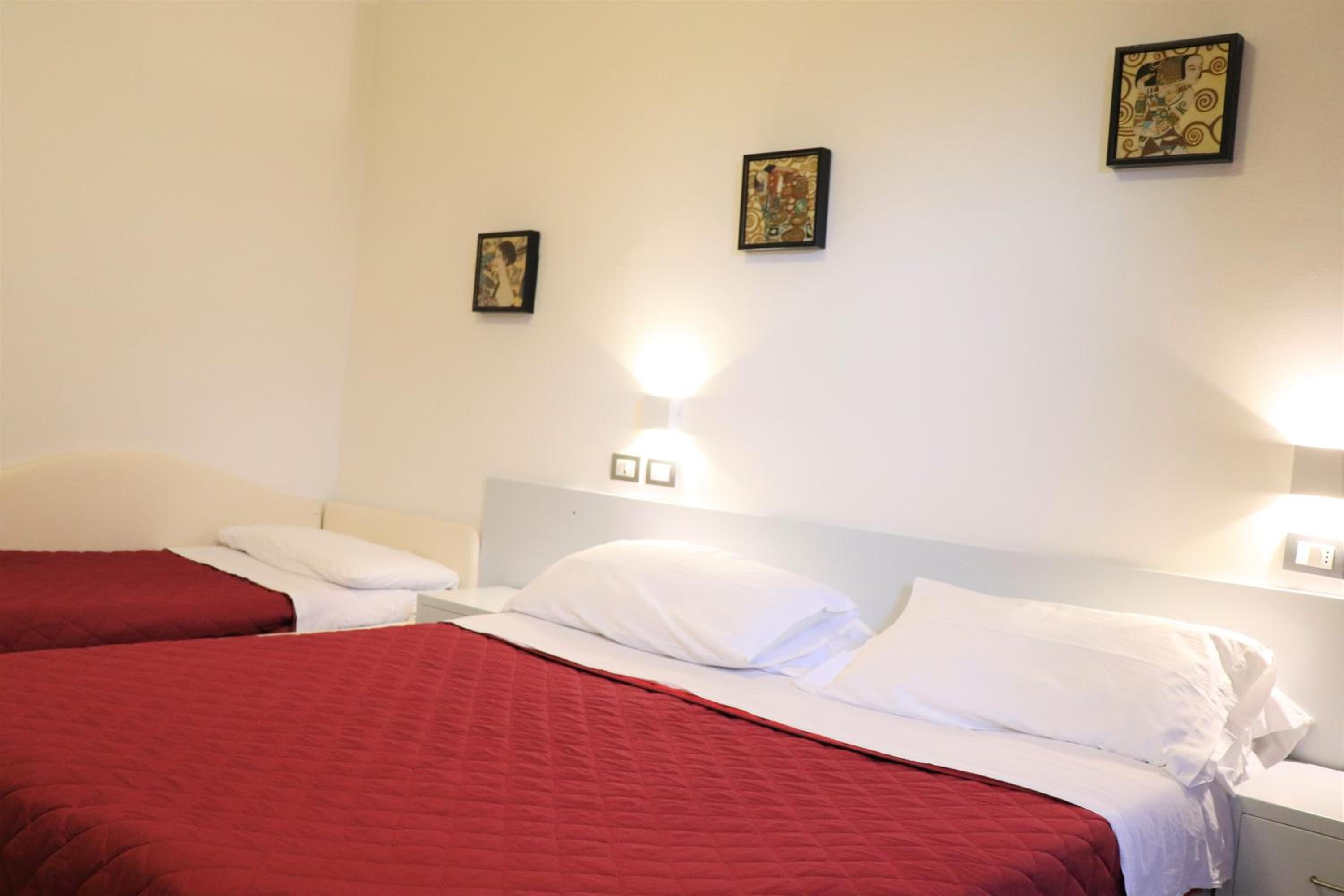 Quadruple Room - Photo 4