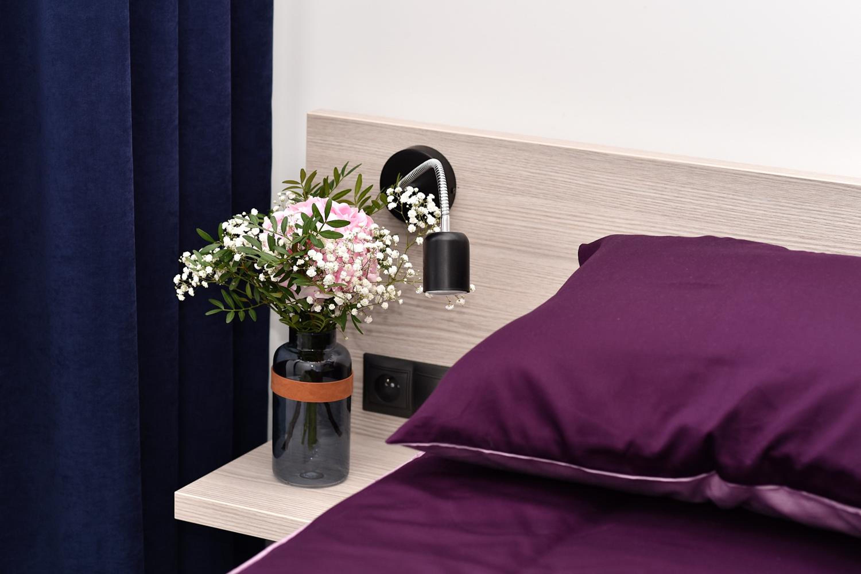 One-Bedroom Apartment - Photo 4