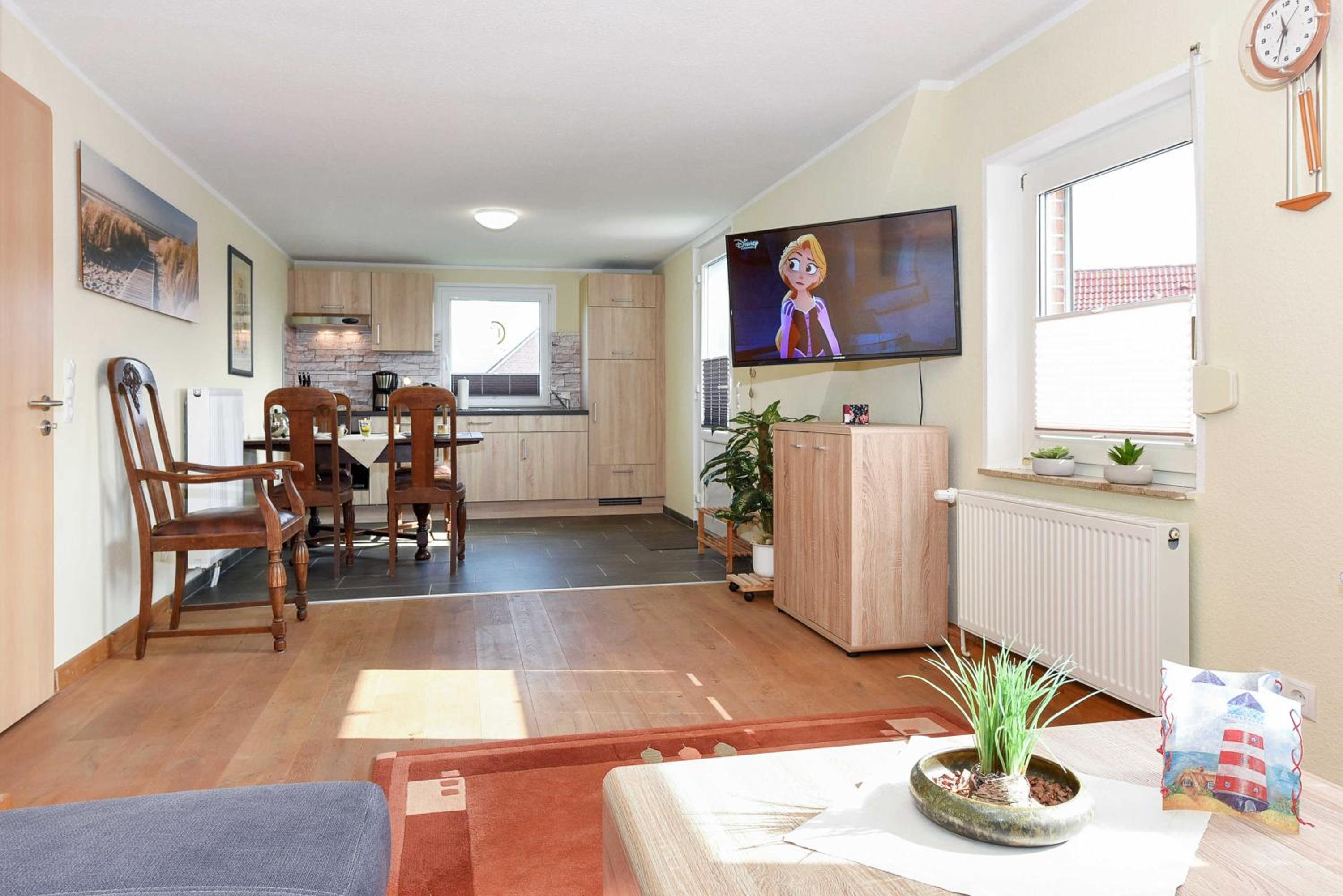 Apartment with Balcony photo 3