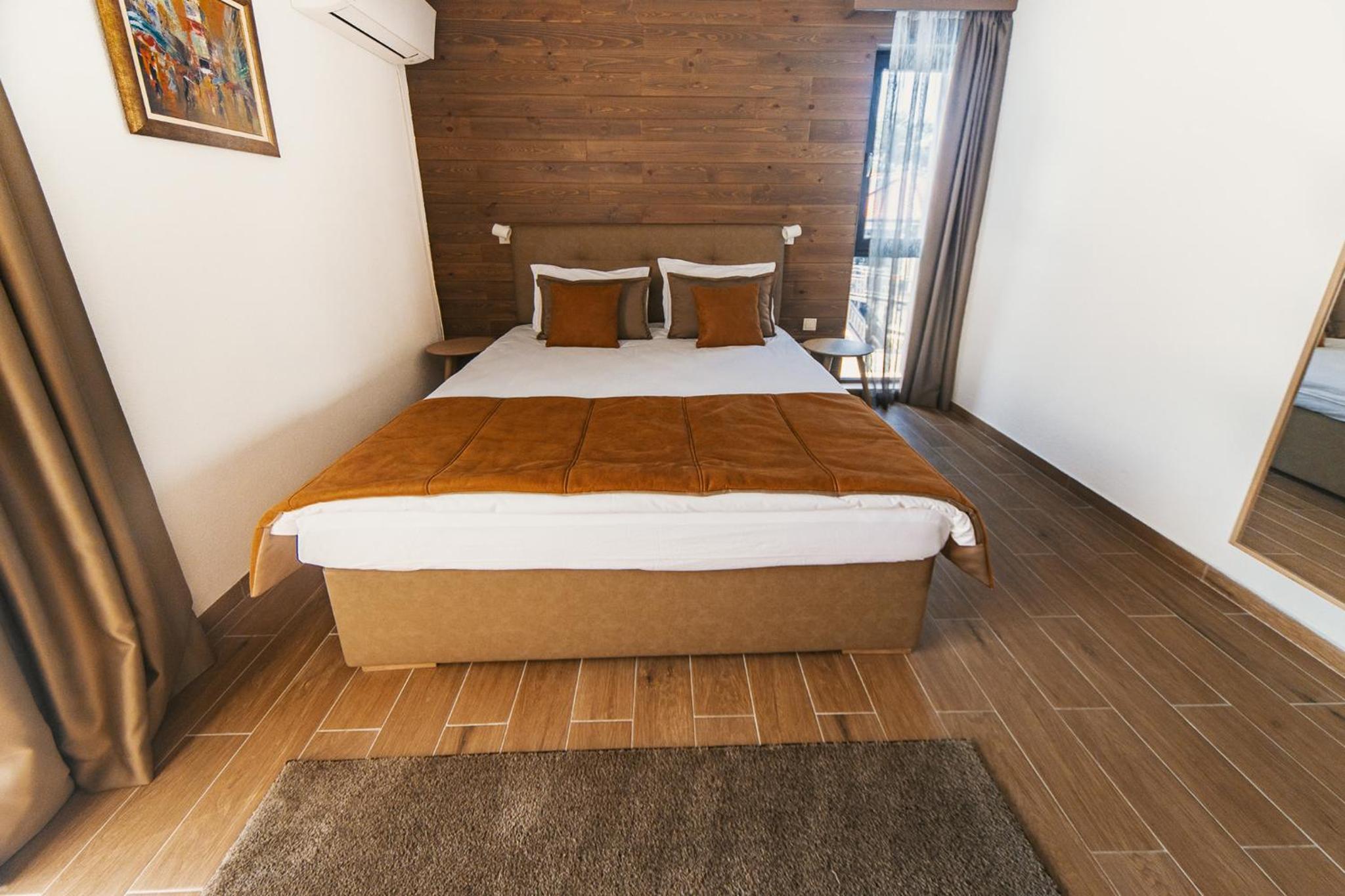 Double Room - Photo 8