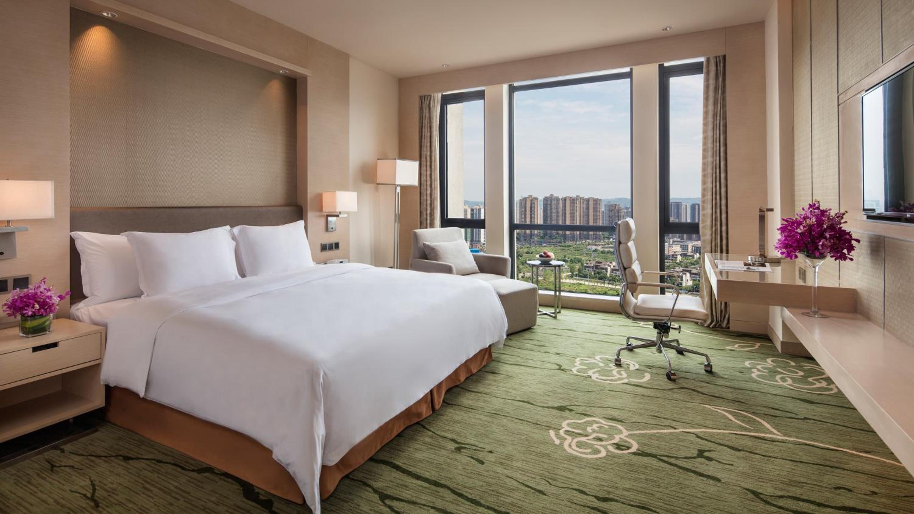 Premium King Room photo 2