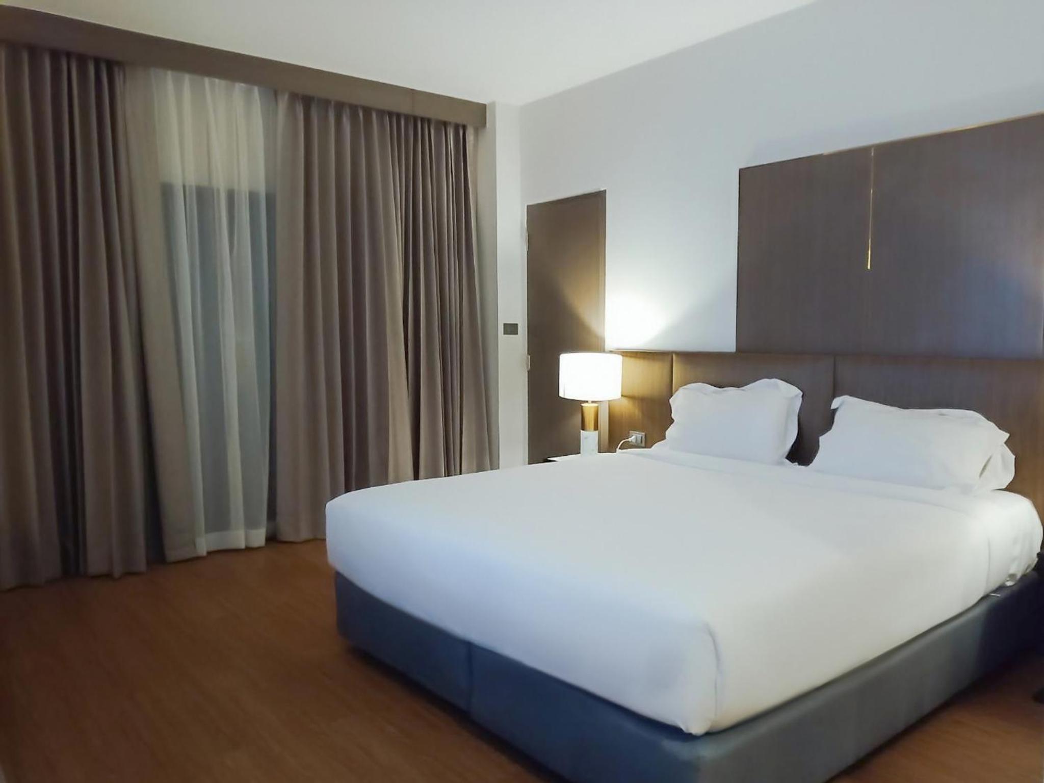 Superior King Room - Photo 1