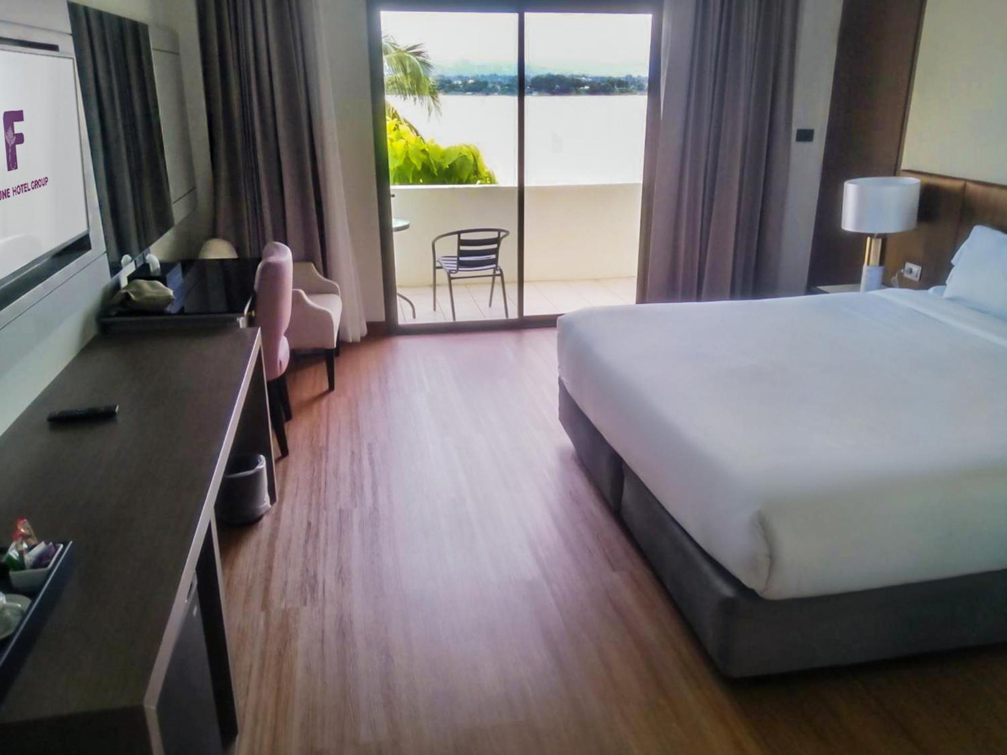 Superior King Room - Photo 3