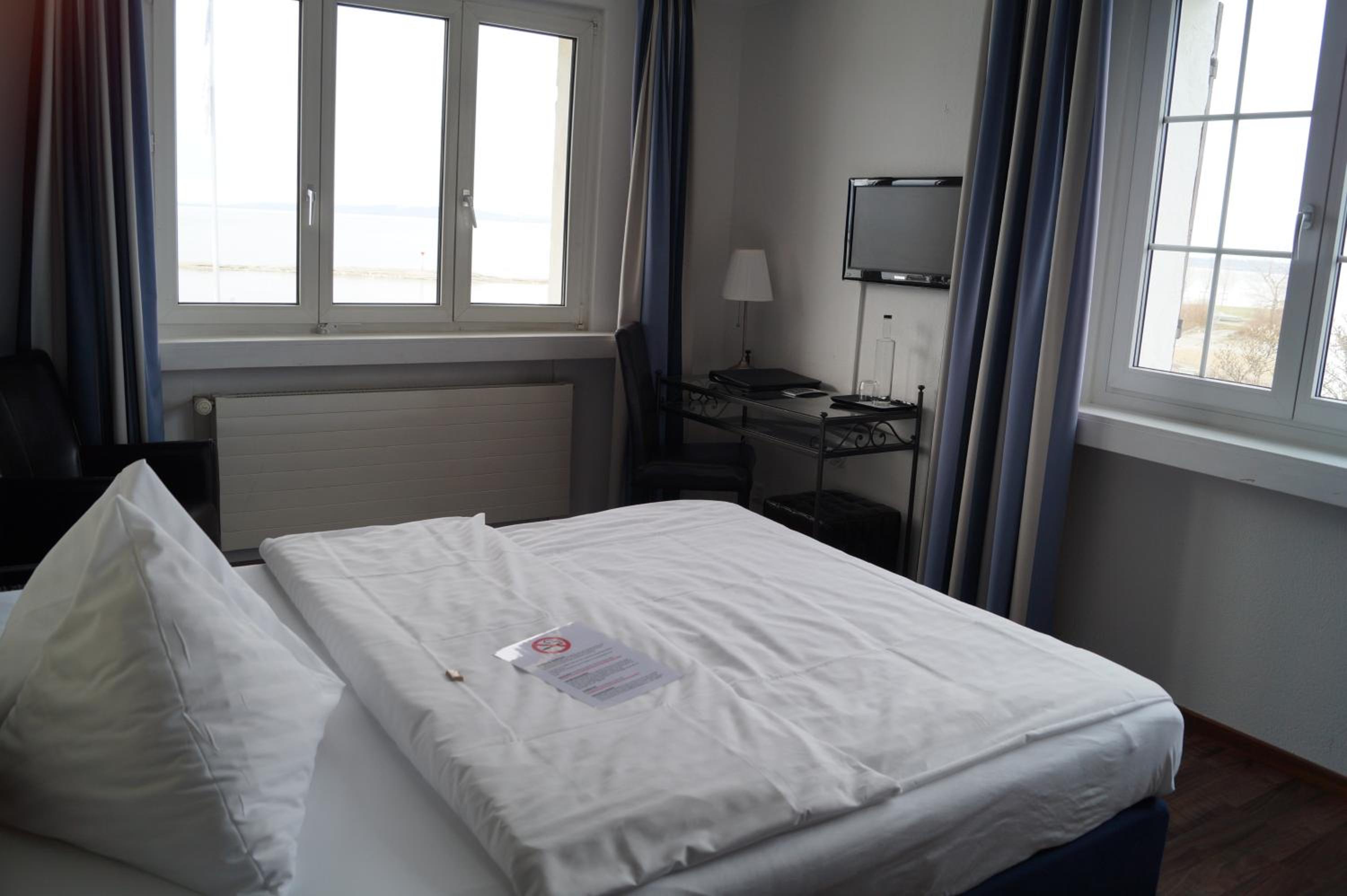Double Room with Lake View photo 2