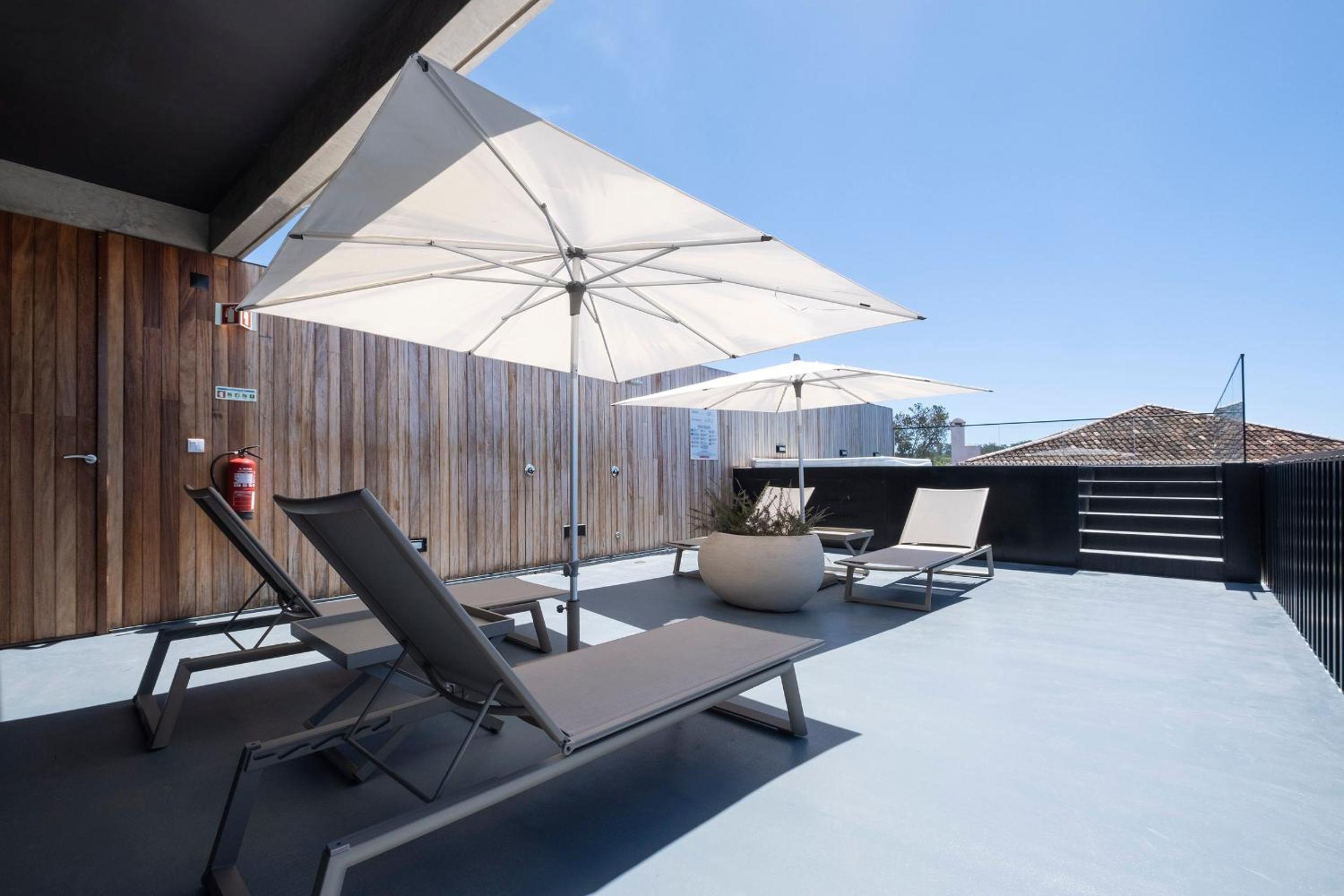 Apartment with Garden View - Photo 32