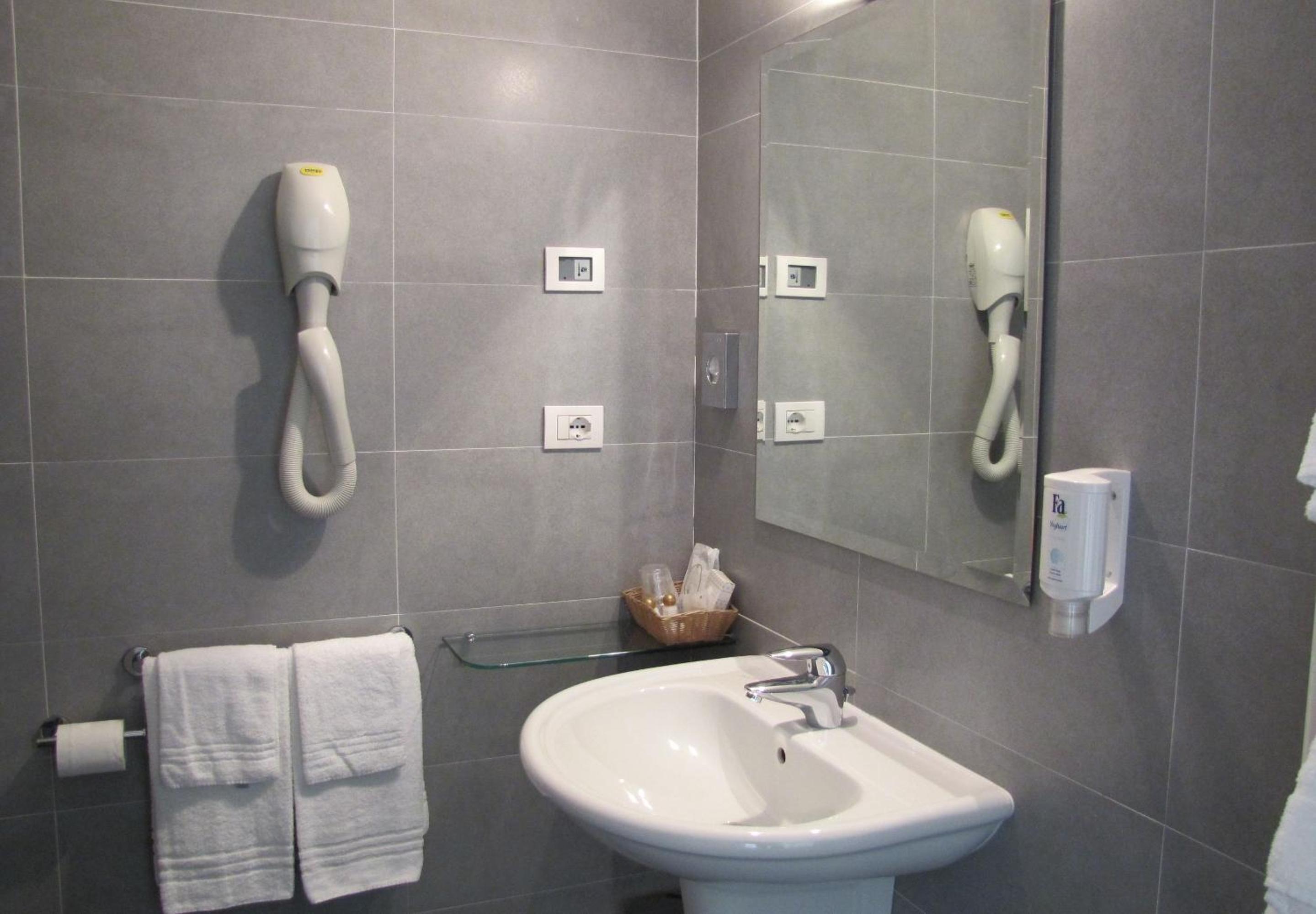 Superior Room - Photo 12