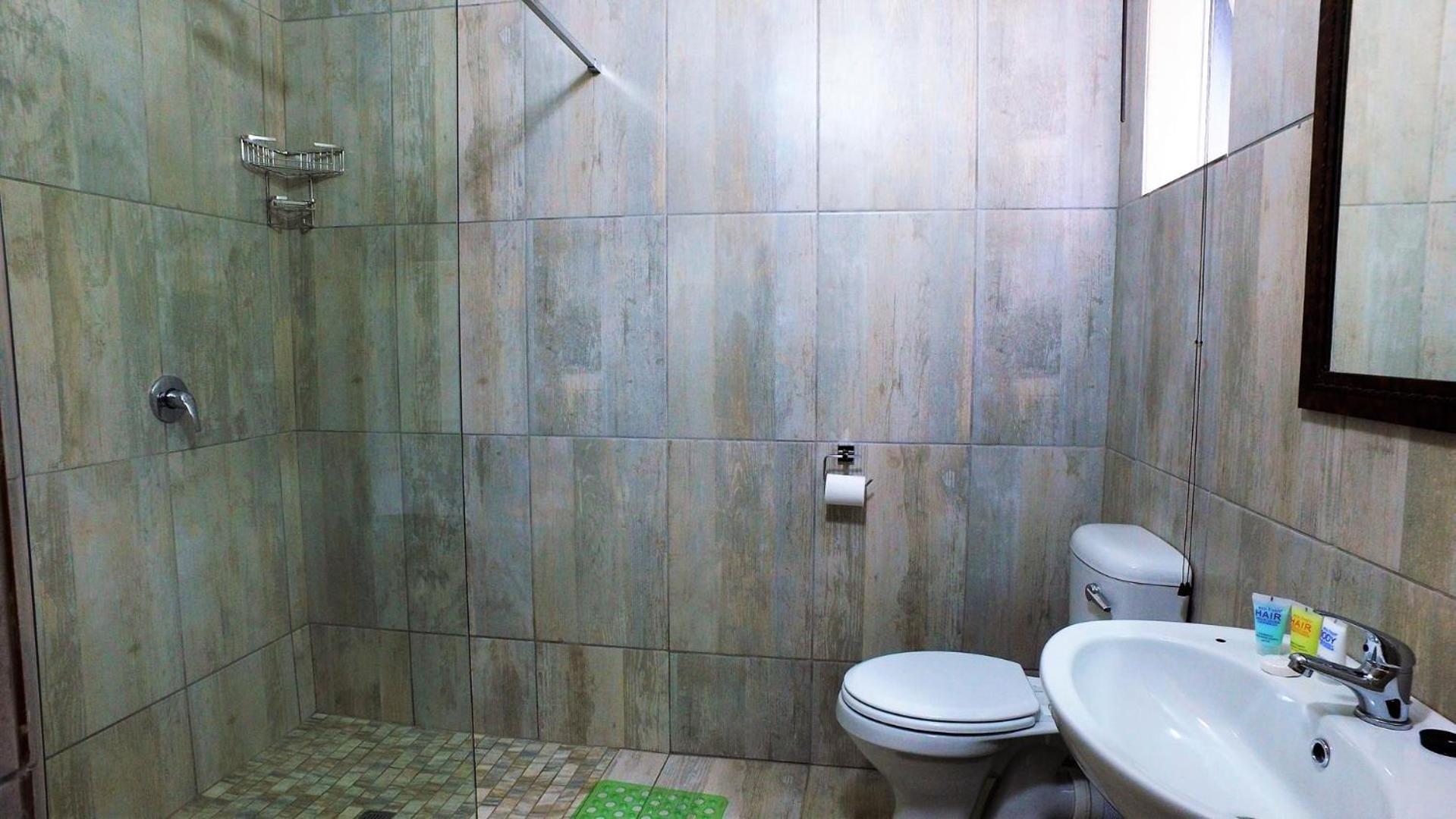Deluxe King Suite photo 2