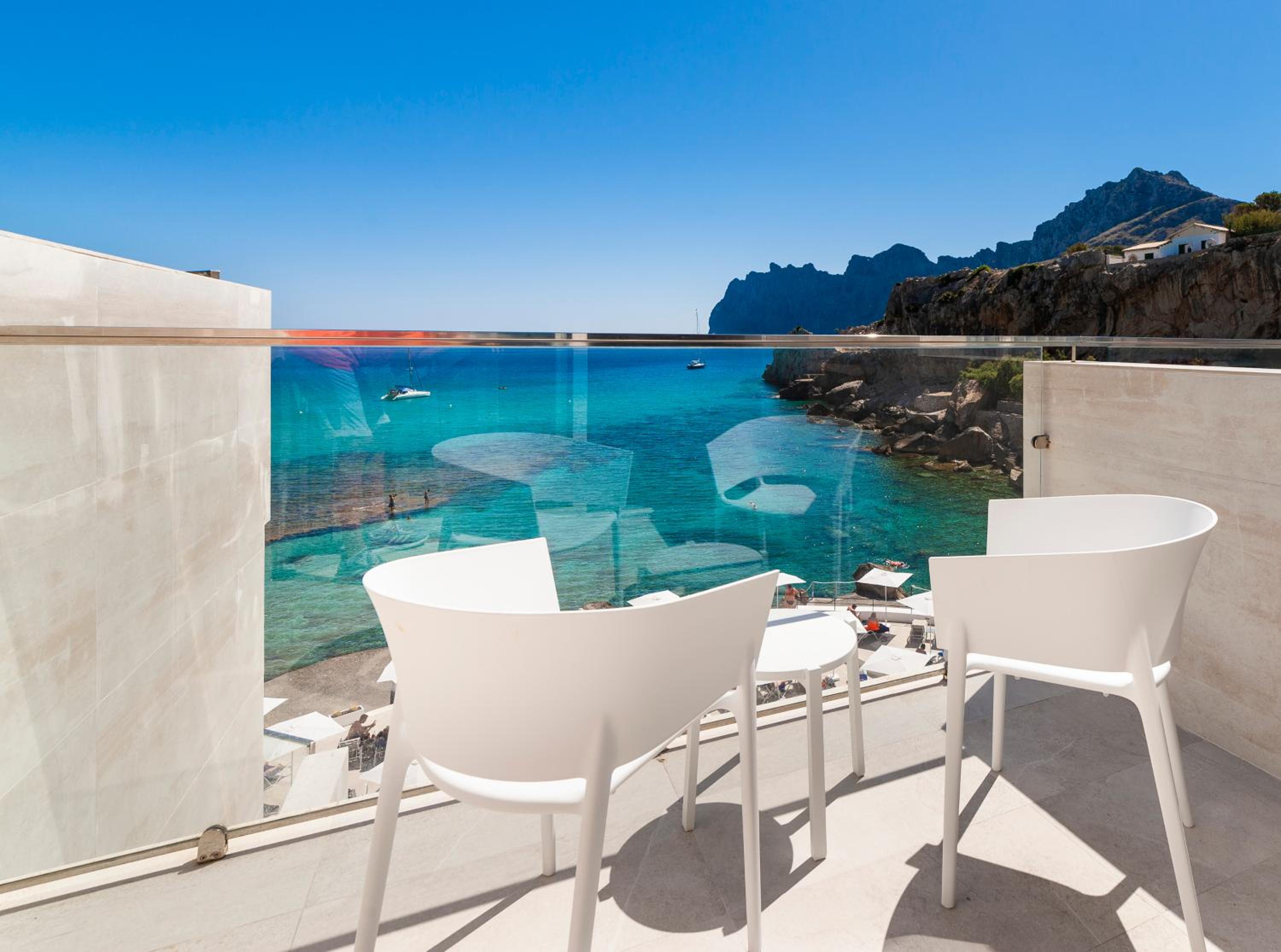 Double Room with Sea View - Photo 11