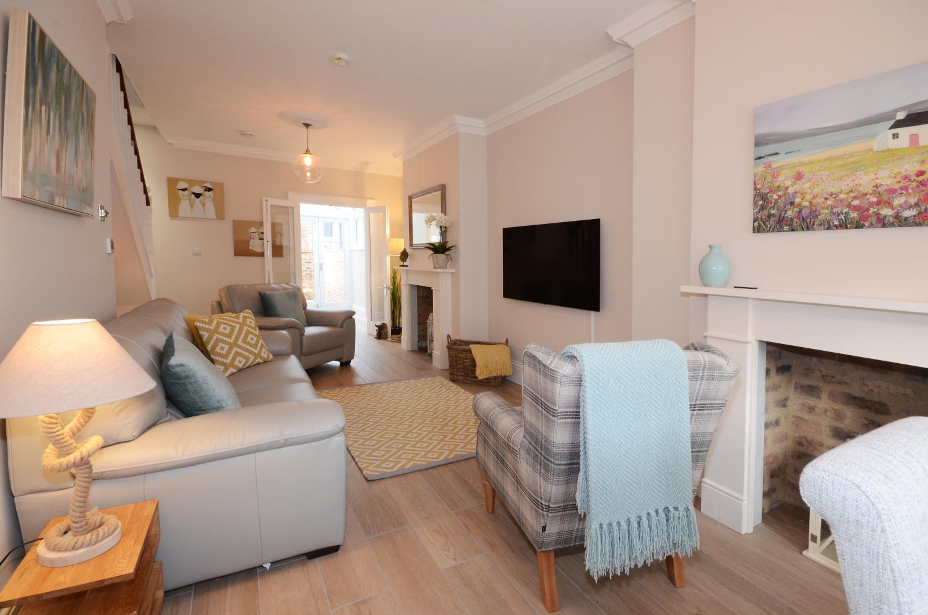 Three-Bedroom House - Photo 17