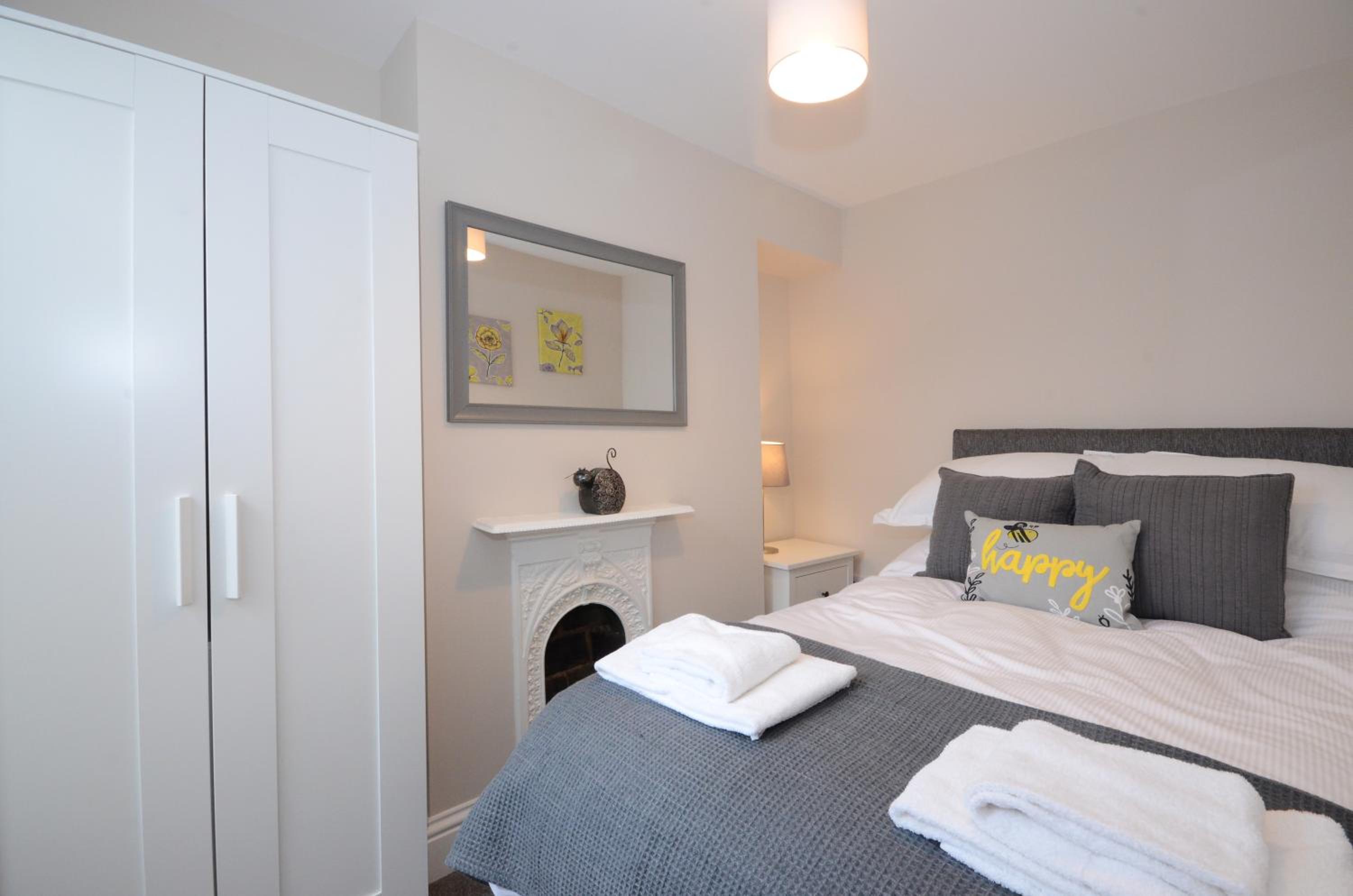 Three-Bedroom House - Photo 1