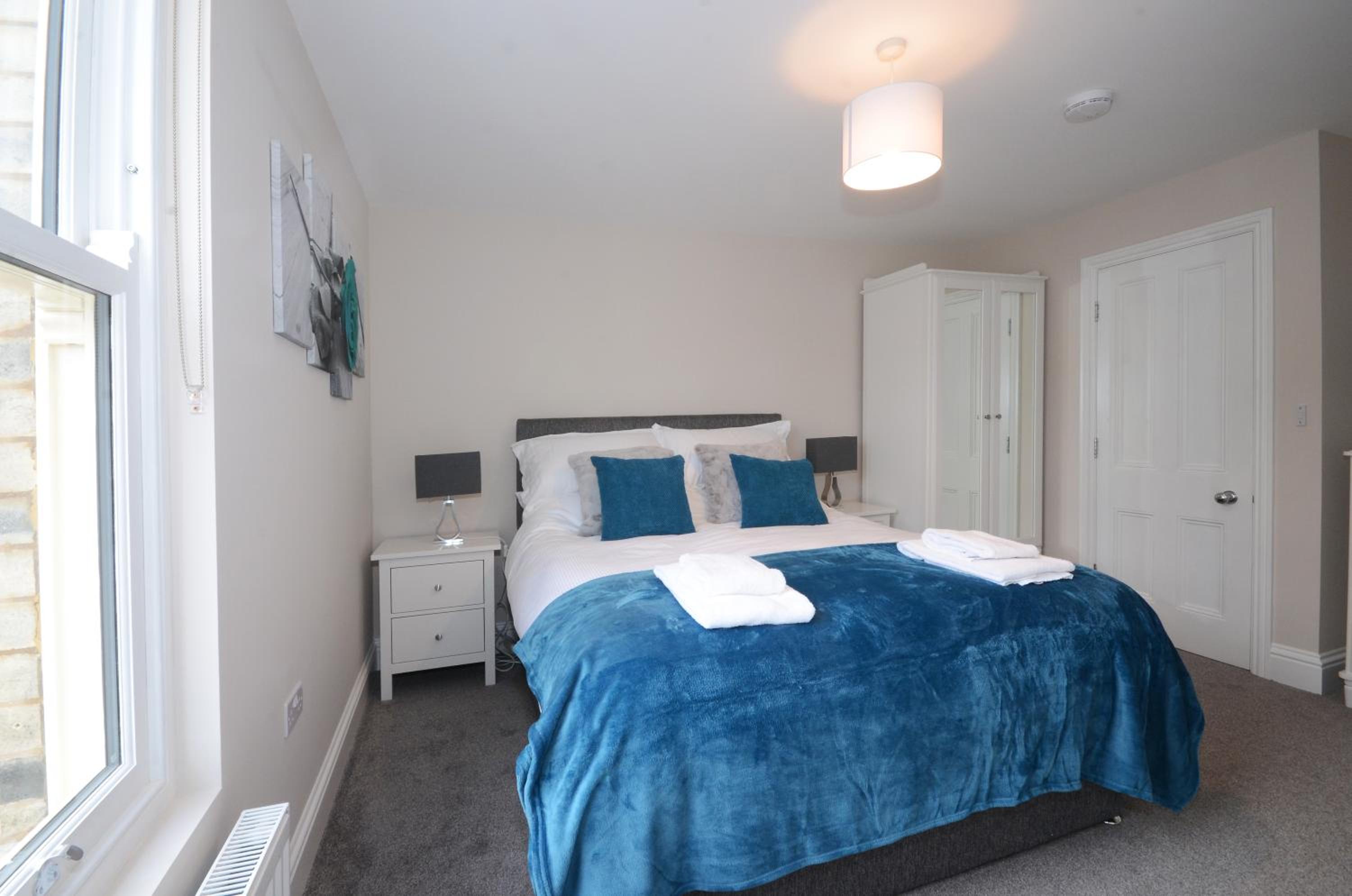 Three-Bedroom House - Photo 11