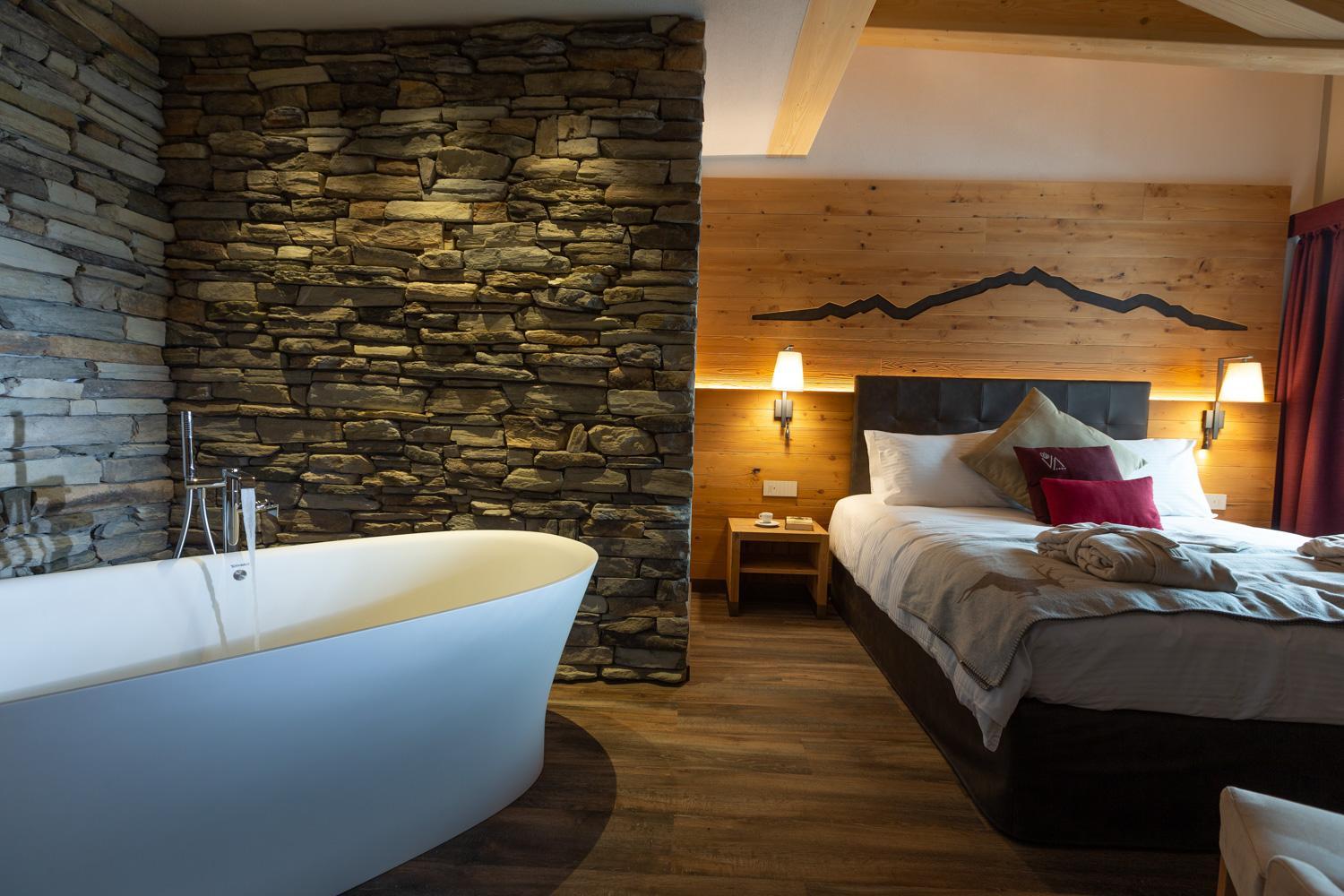 Suite with Hot Tub