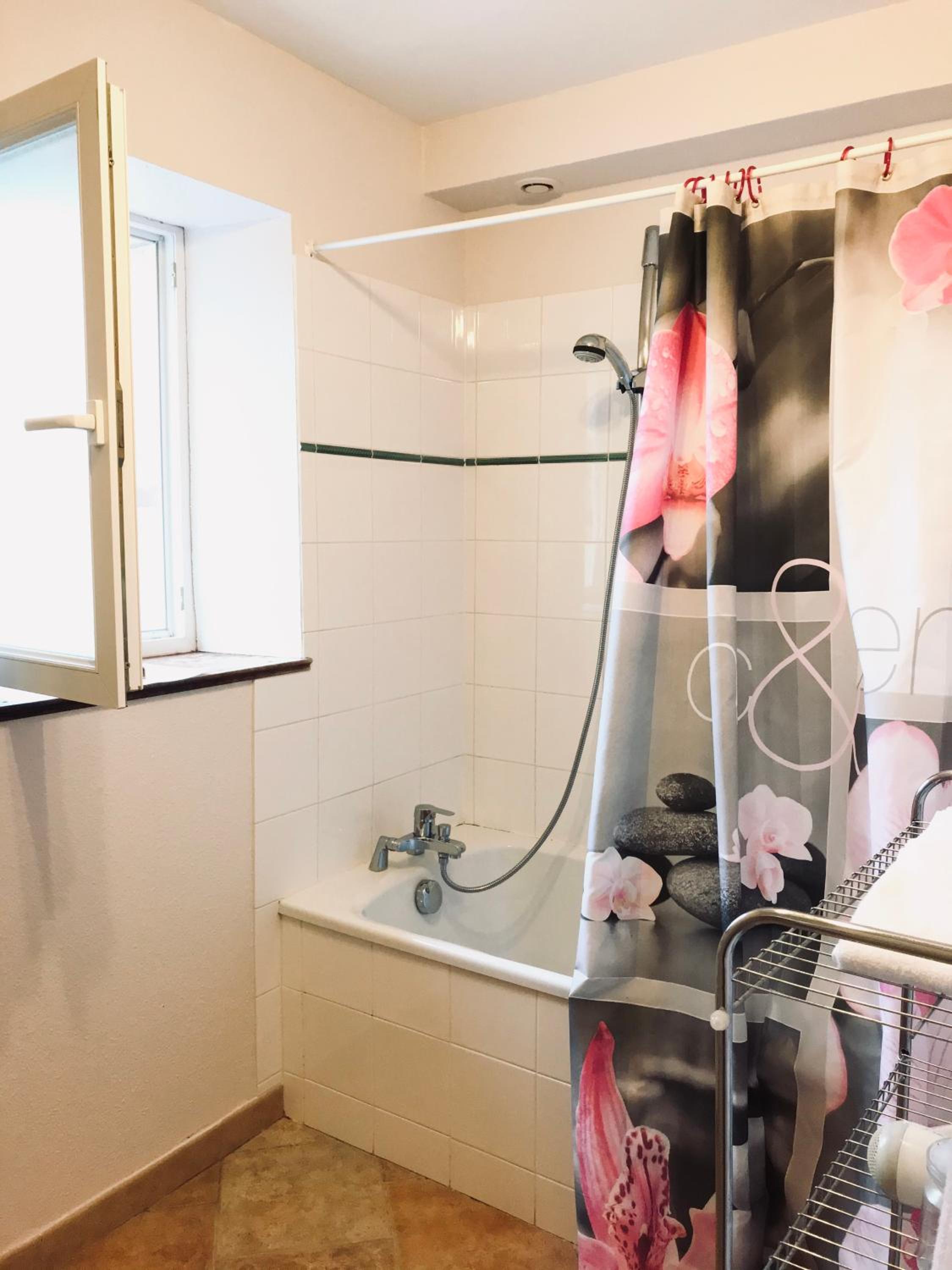 Double Room with Bath photo 3
