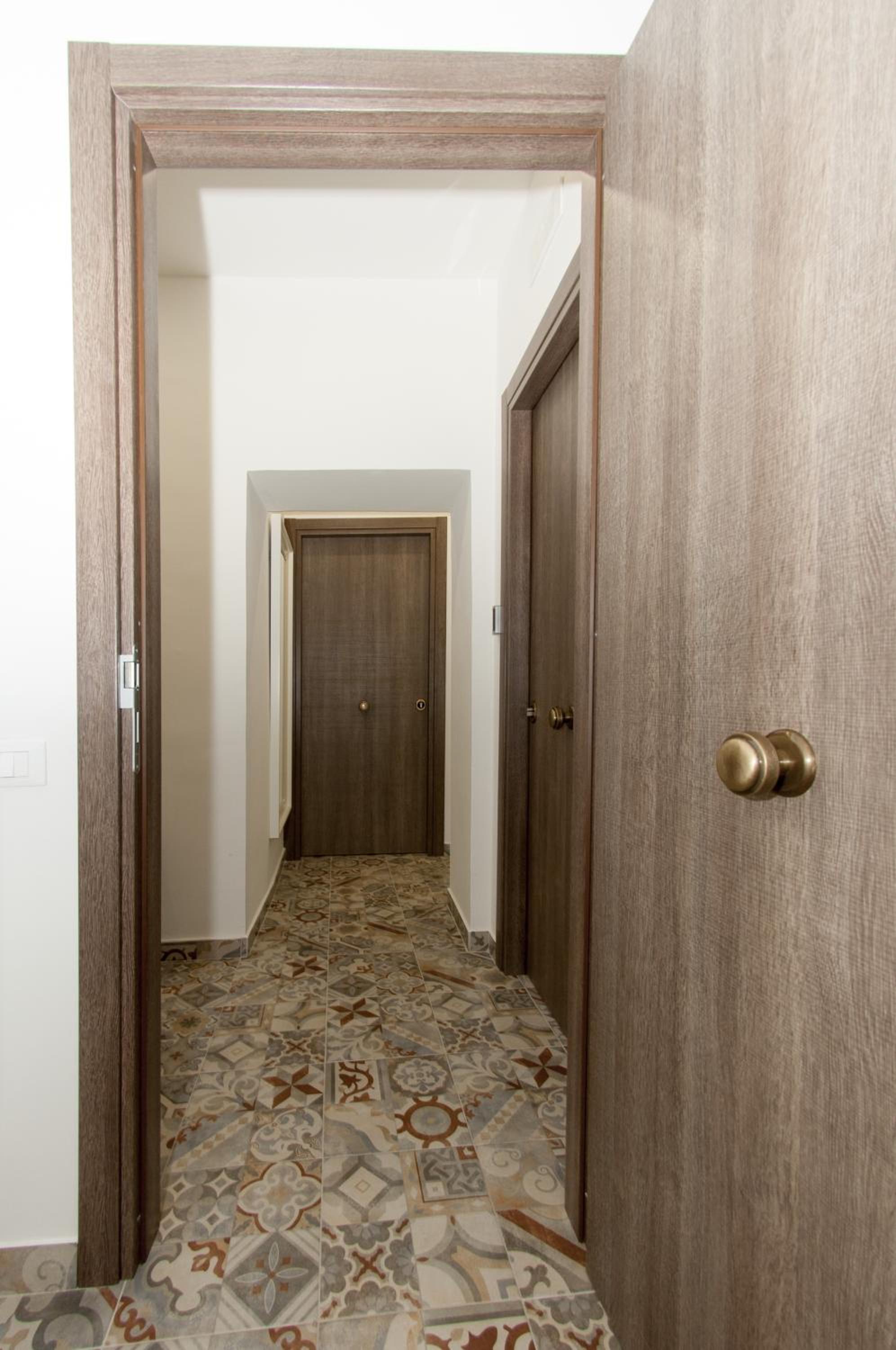 Double Room with Spa Bath - Photo 6