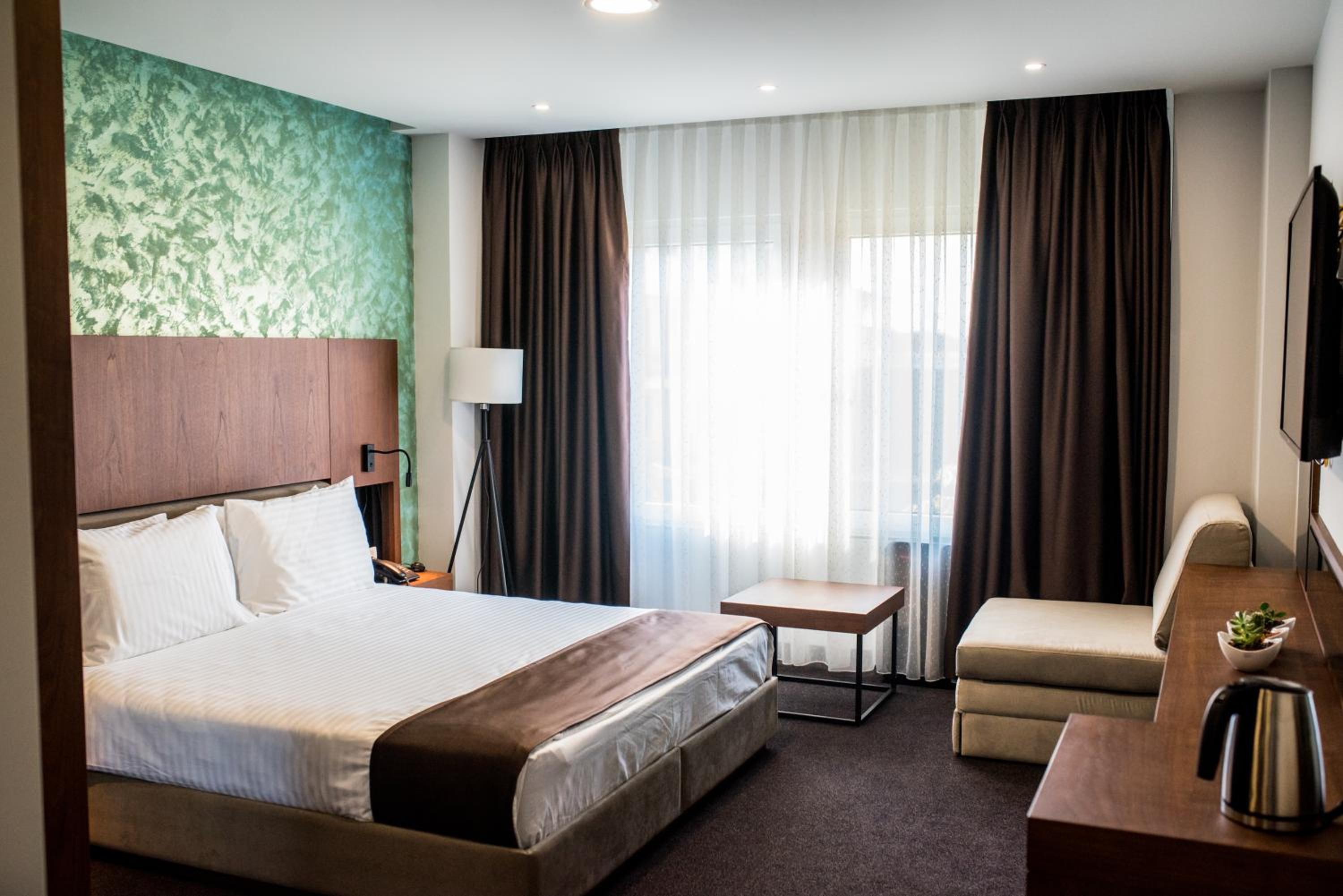 Superior Double or Twin Room - Photo 2