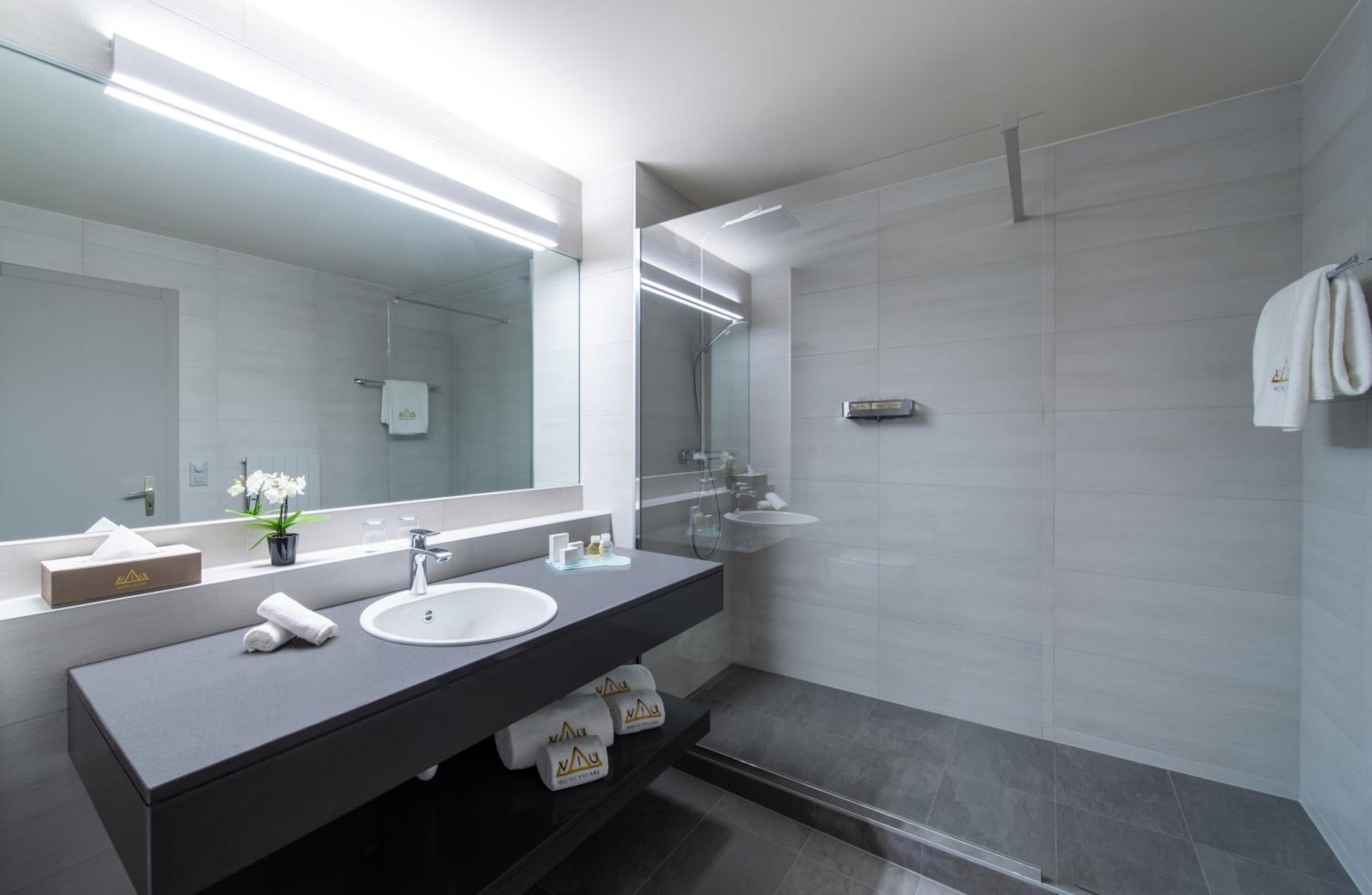 Standard Double Room - Photo 9