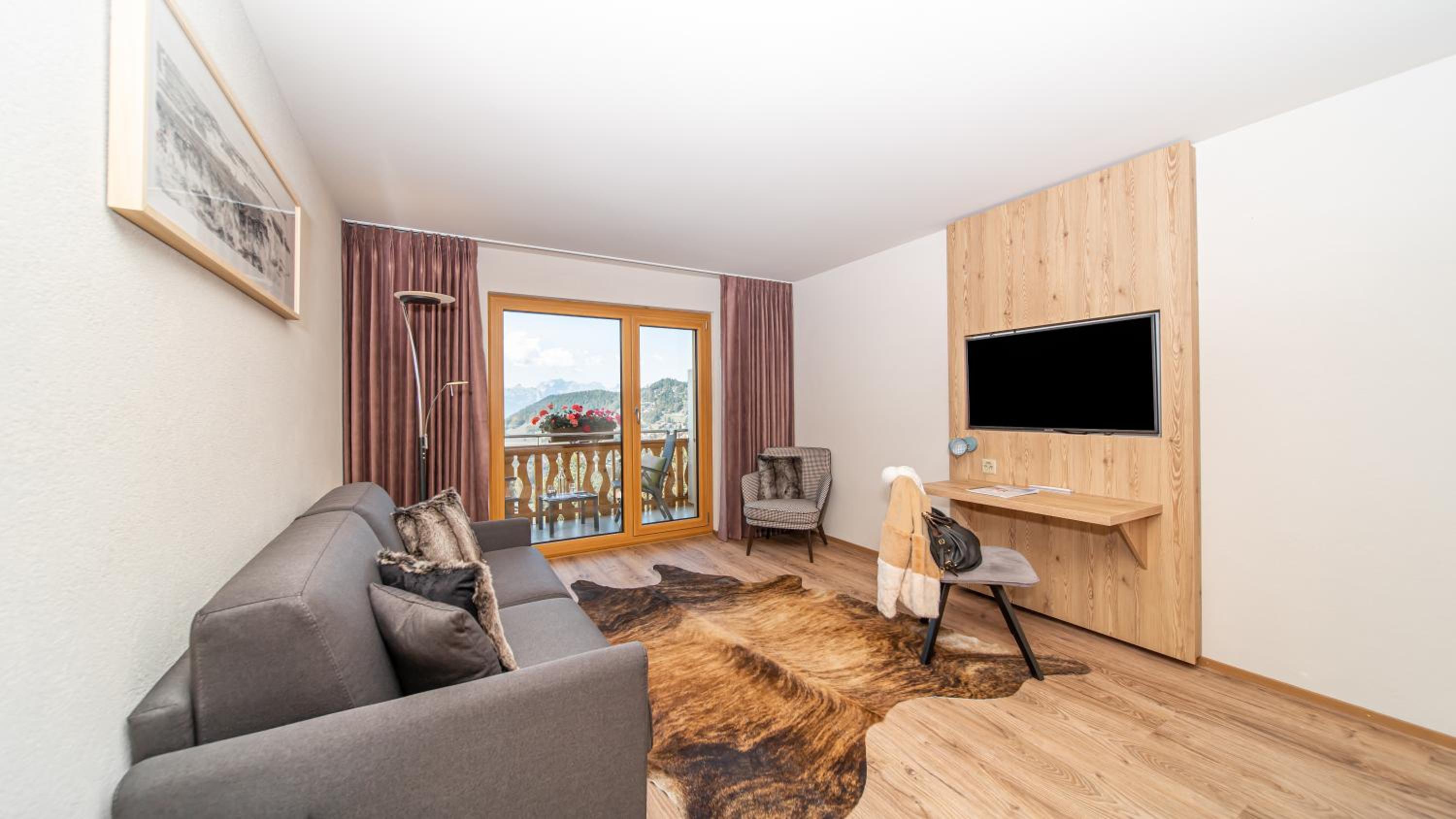 Standard Double Room - Photo 11