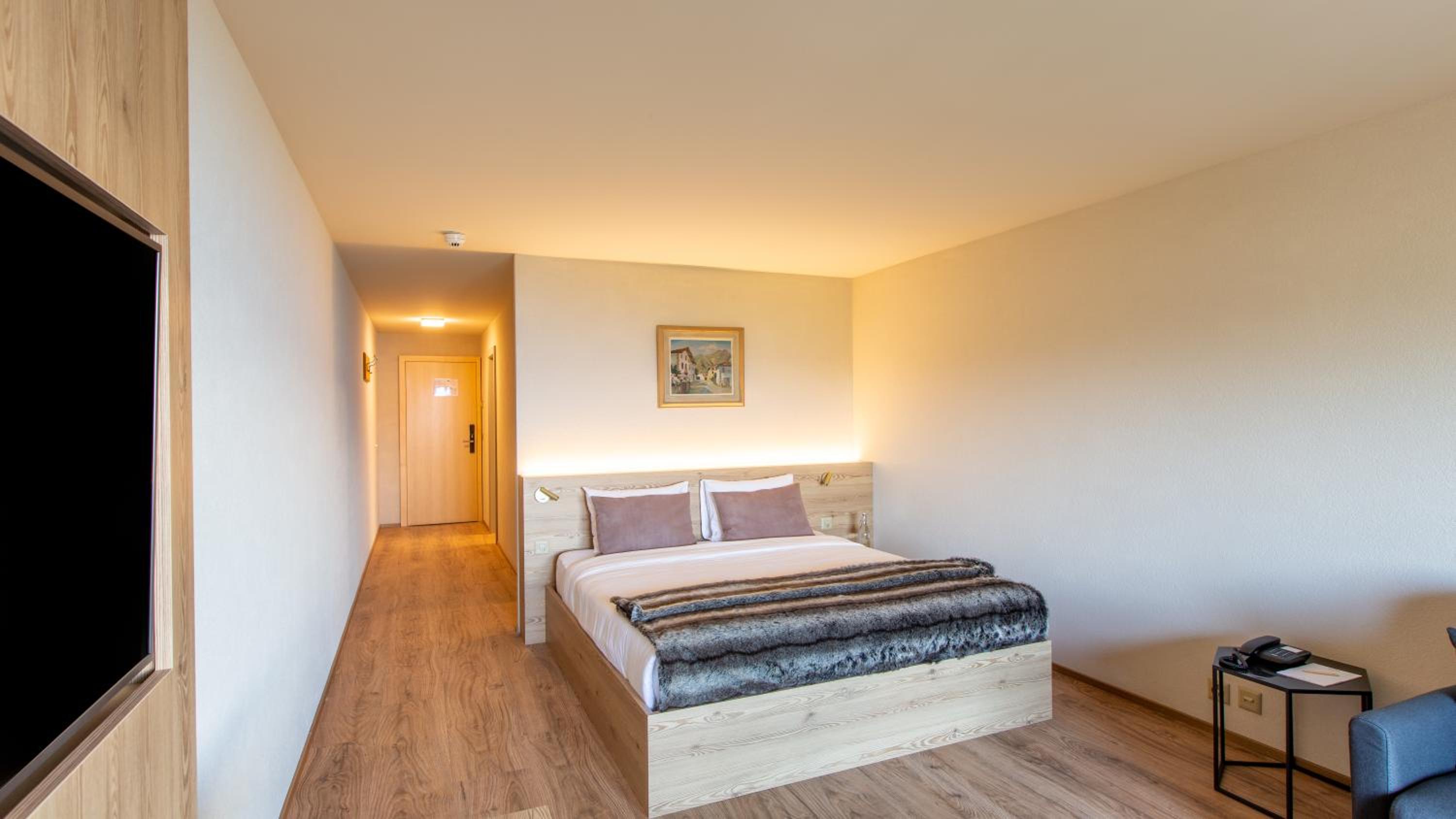 Standard Double Room - Photo 12